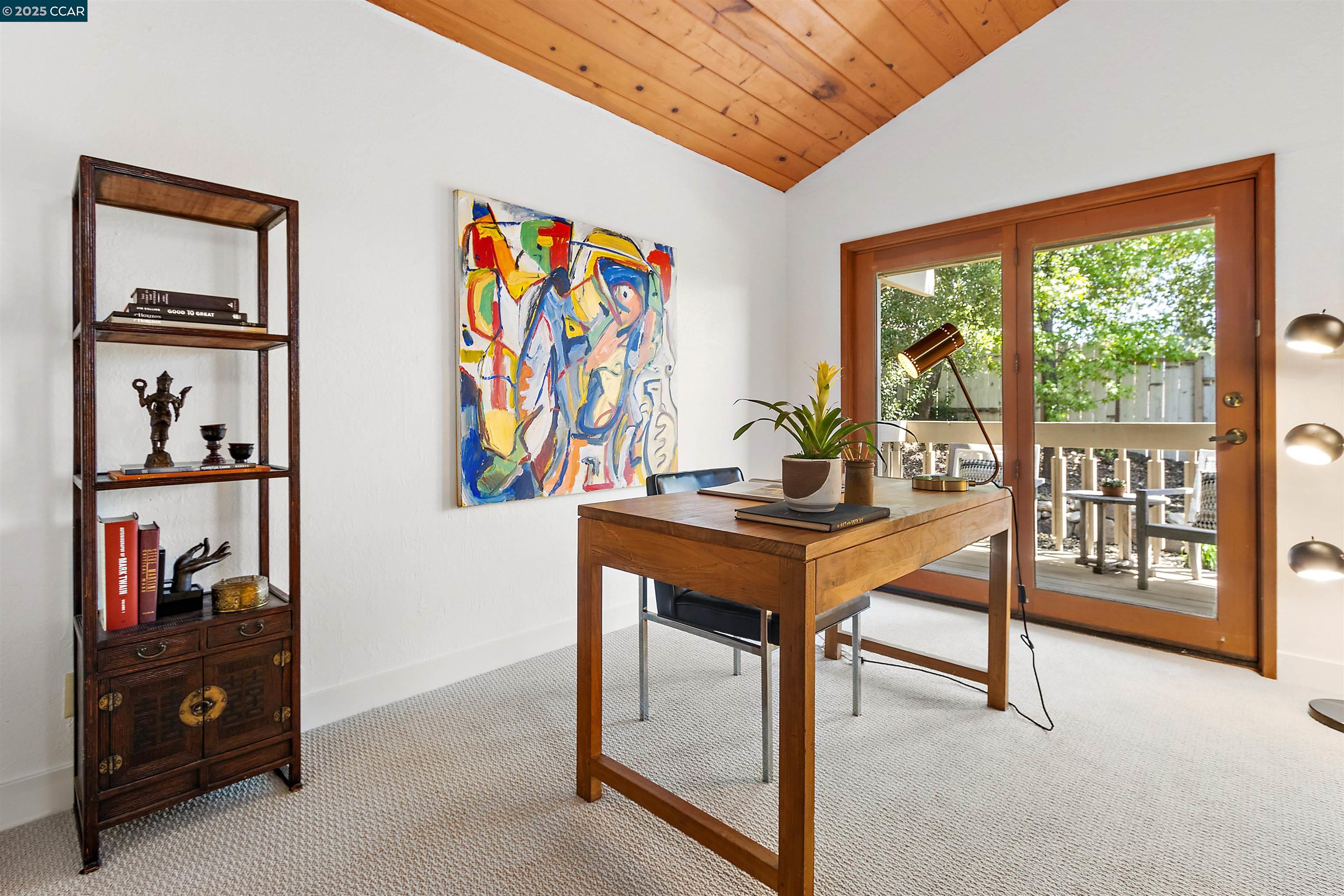 Detail Gallery Image 9 of 38 For 220 Devonshire Ct, Pleasant Hill,  CA 94523 - 4 Beds | 2/1 Baths