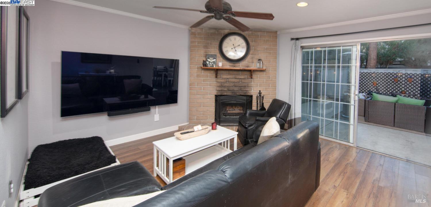Detail Gallery Image 13 of 26 For 243 Northwood Commons, Livermore,  CA 94551-3054 - 3 Beds | 2/1 Baths