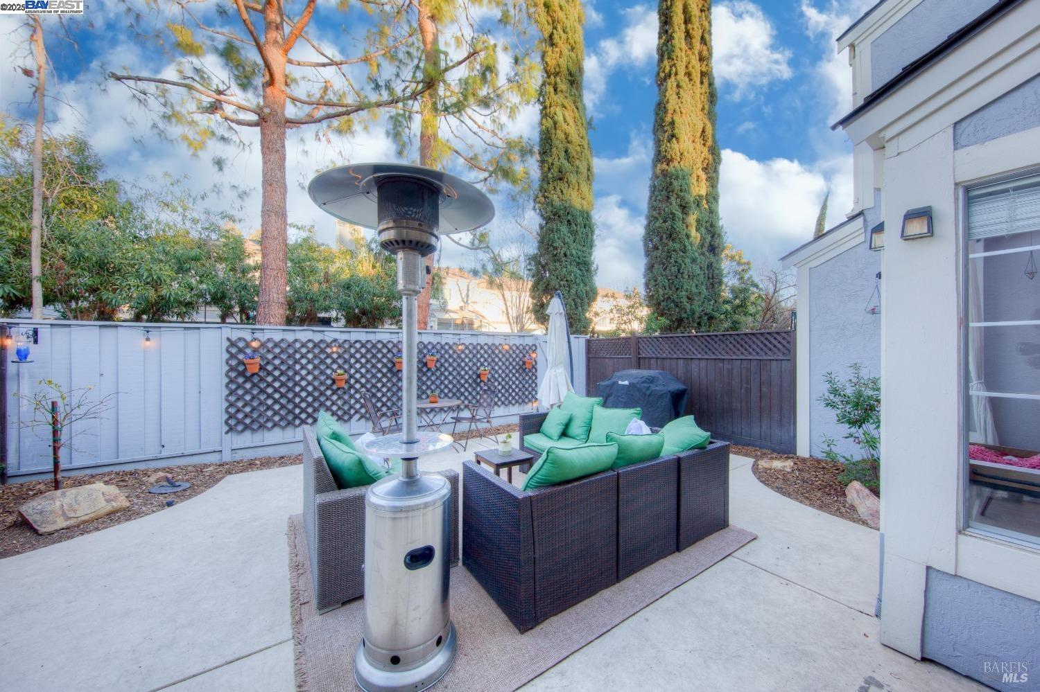 Detail Gallery Image 23 of 26 For 243 Northwood Commons, Livermore,  CA 94551-3054 - 3 Beds | 2/1 Baths