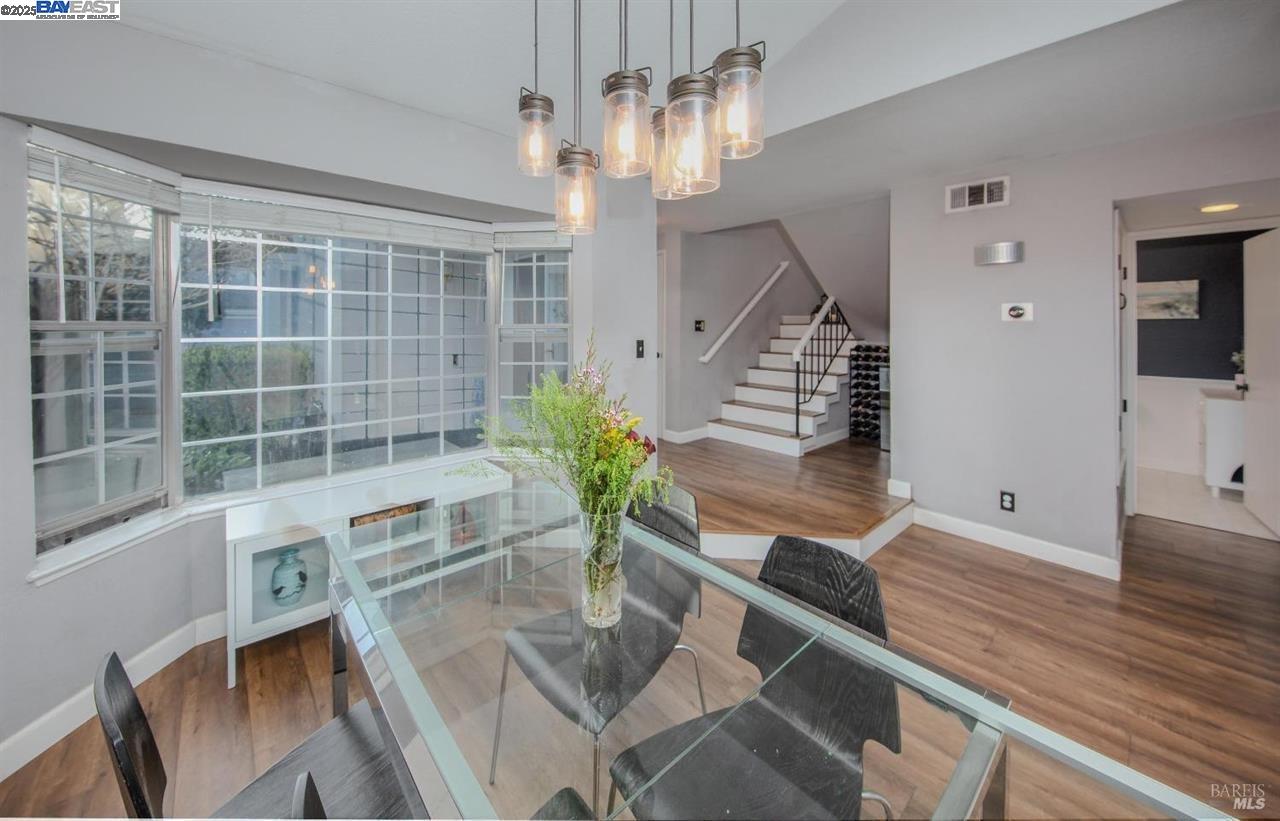 Detail Gallery Image 7 of 26 For 243 Northwood Commons, Livermore,  CA 94551-3054 - 3 Beds | 2/1 Baths