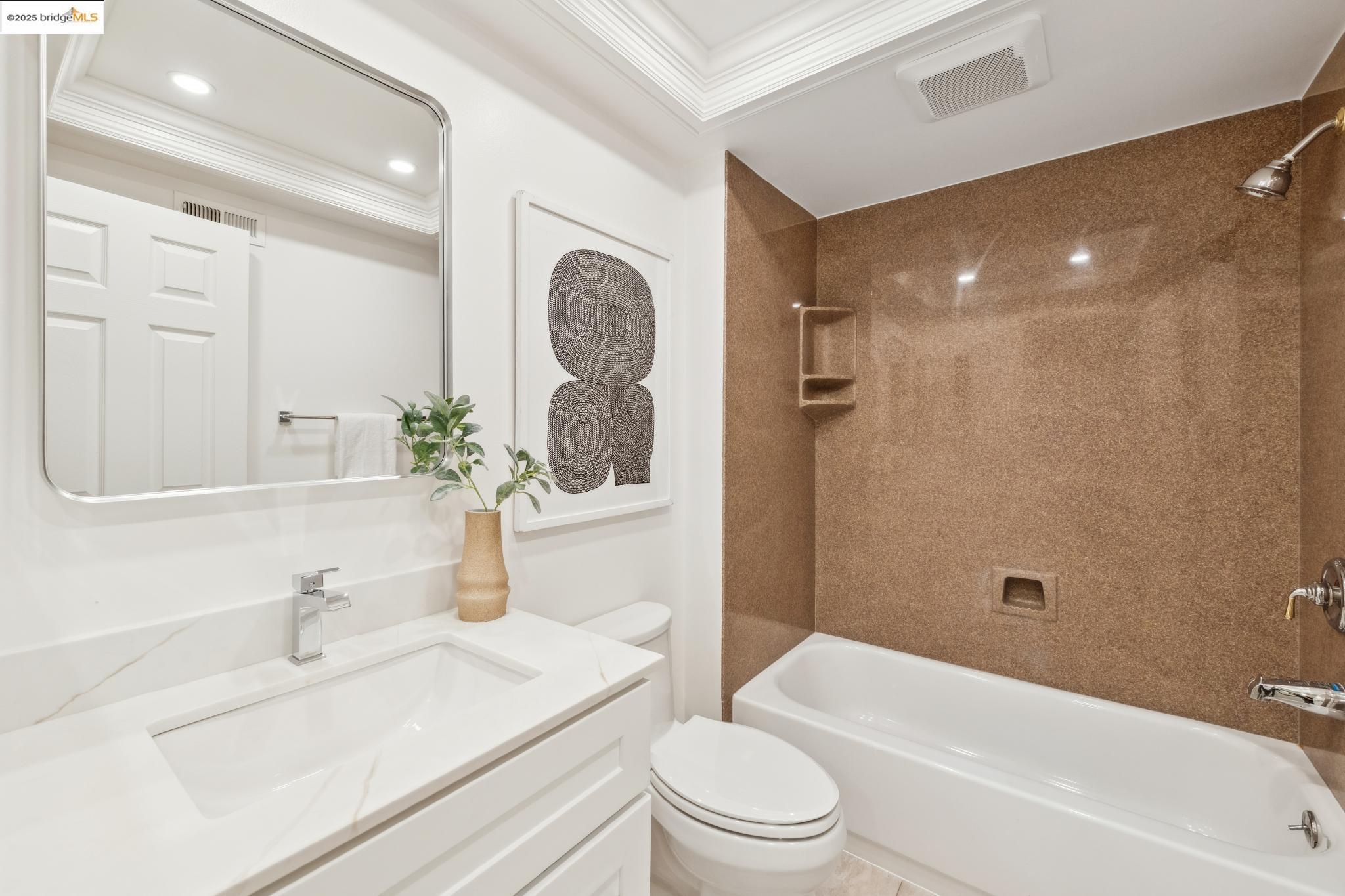 Detail Gallery Image 21 of 30 For 145 Thousand Oaks St, Oakland,  CA 94605 - 3 Beds | 2/1 Baths