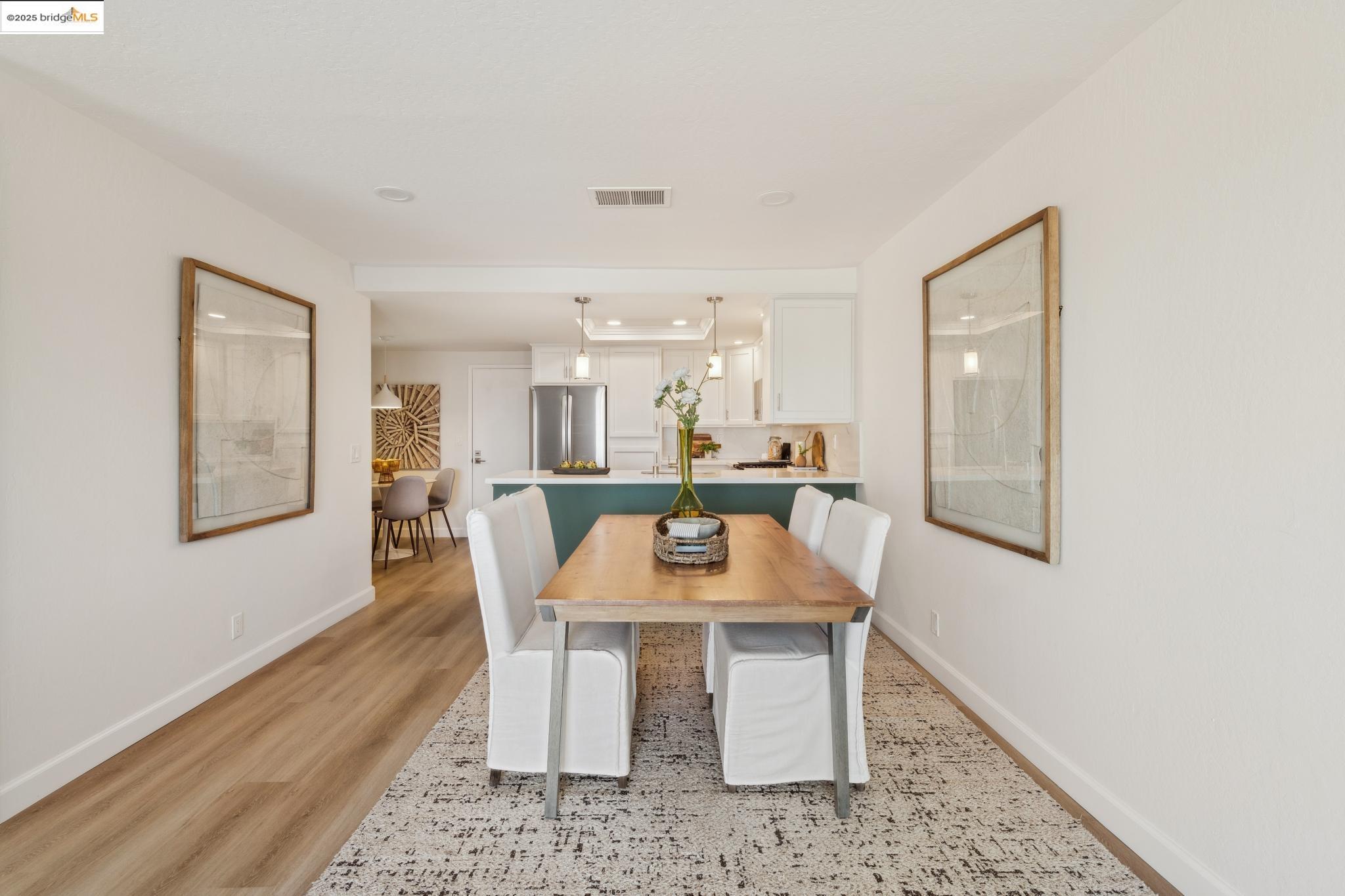 Detail Gallery Image 9 of 30 For 145 Thousand Oaks St, Oakland,  CA 94605 - 3 Beds | 2/1 Baths