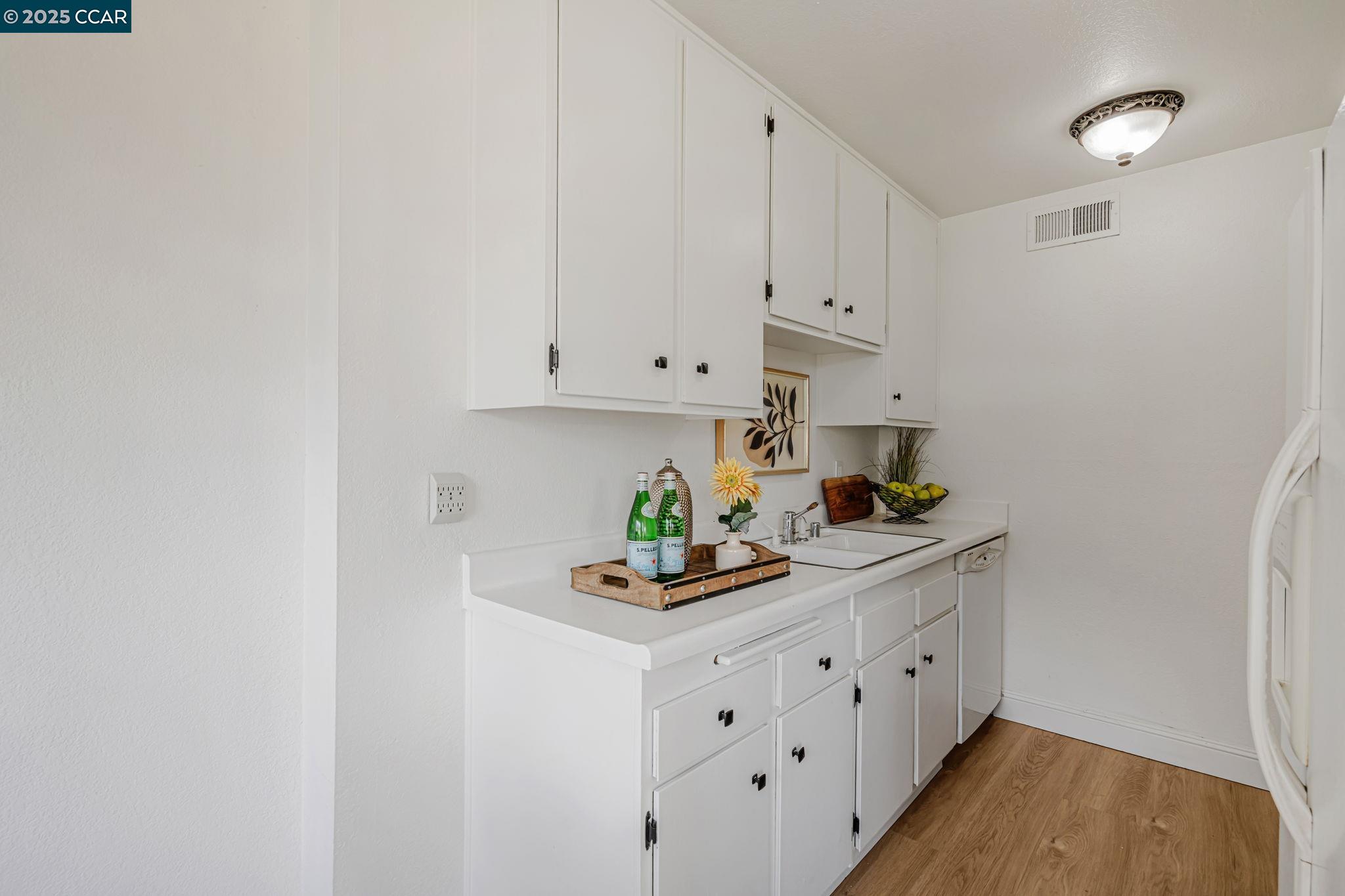 Photo #16: 41096819 Listing: Photo #16
