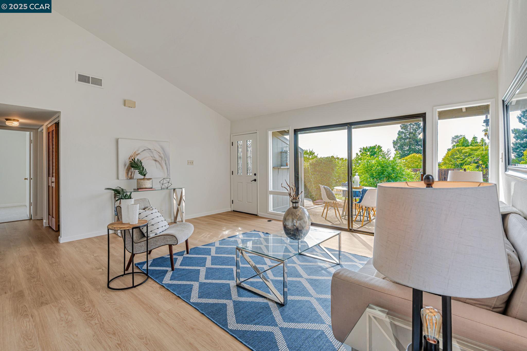 Photo #6: 41096819 Listing 