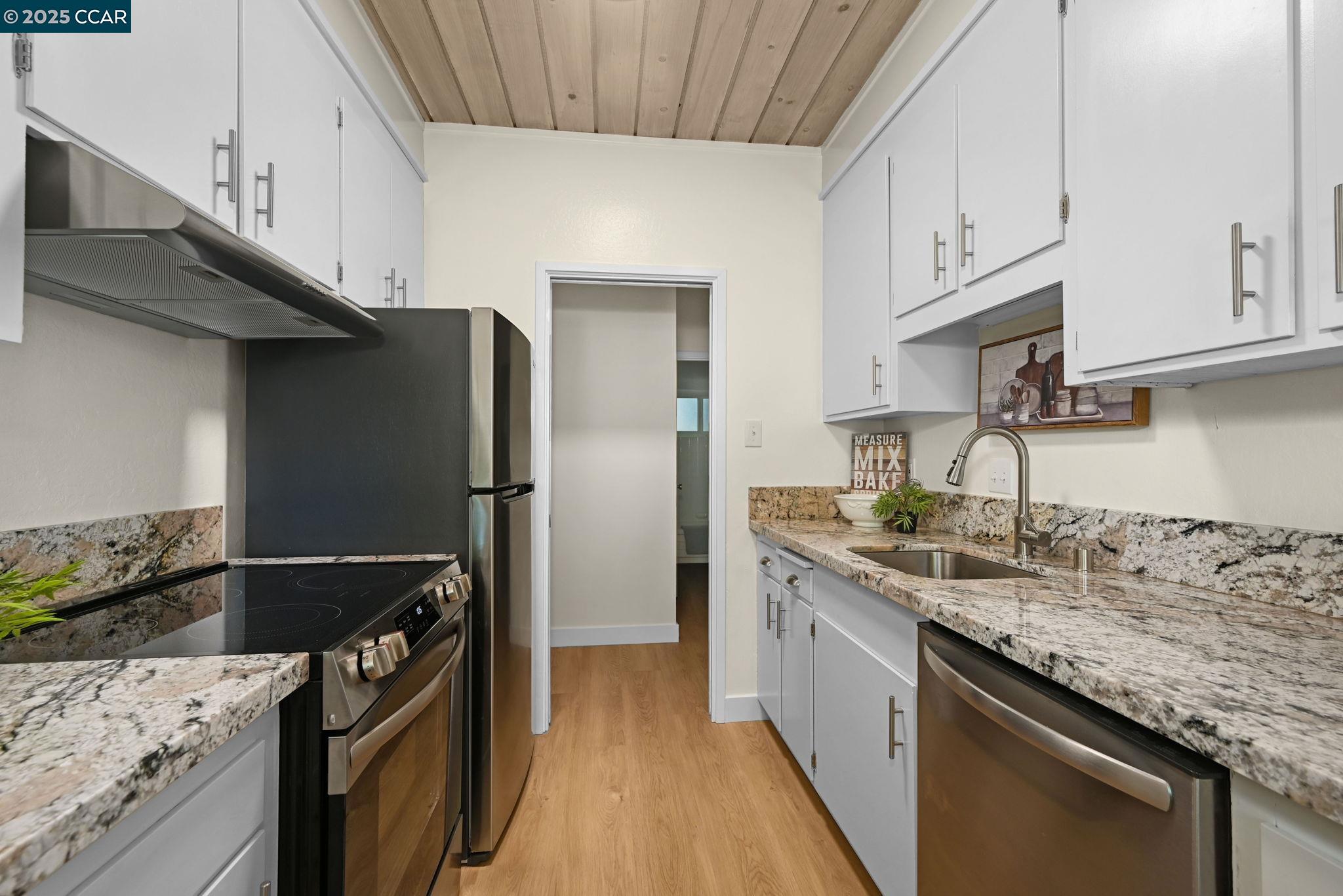 Photo #6: 41096821 Listing: Photo #6