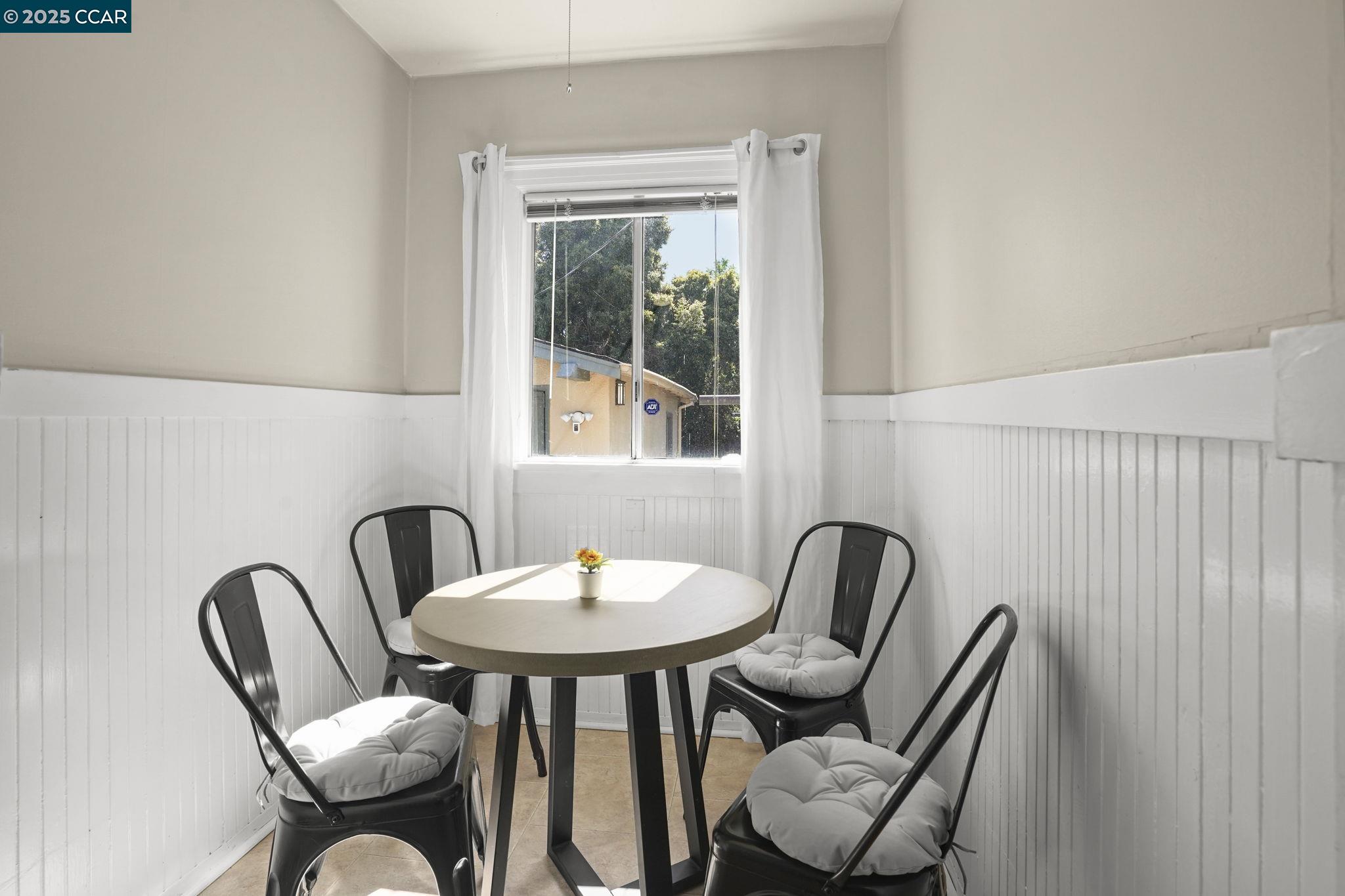 Detail Gallery Image 10 of 23 For 311 Railroad Ave, Rodeo,  CA 94572 - 2 Beds | 1 Baths