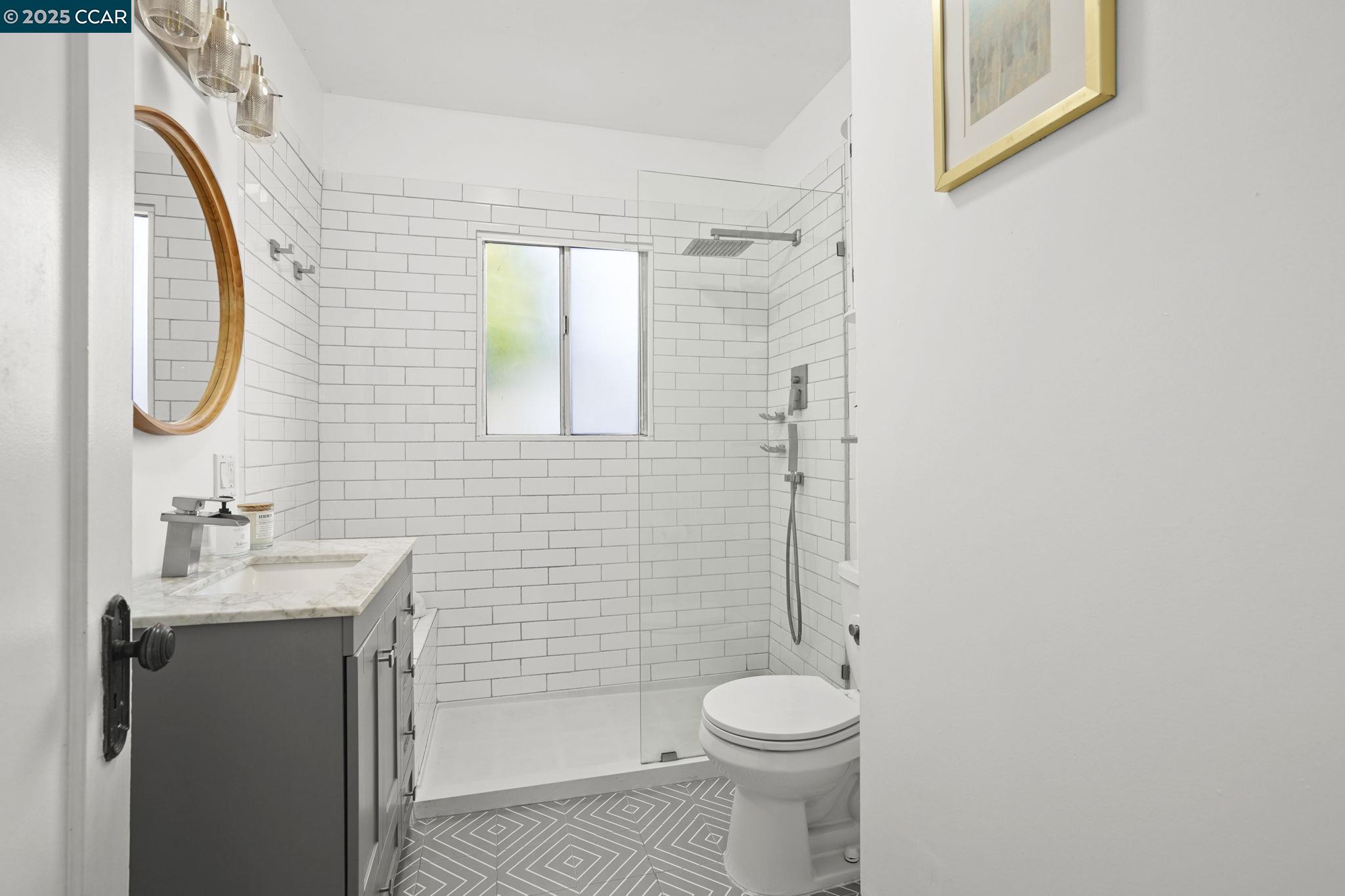 Detail Gallery Image 14 of 23 For 311 Railroad Ave, Rodeo,  CA 94572 - 2 Beds | 1 Baths
