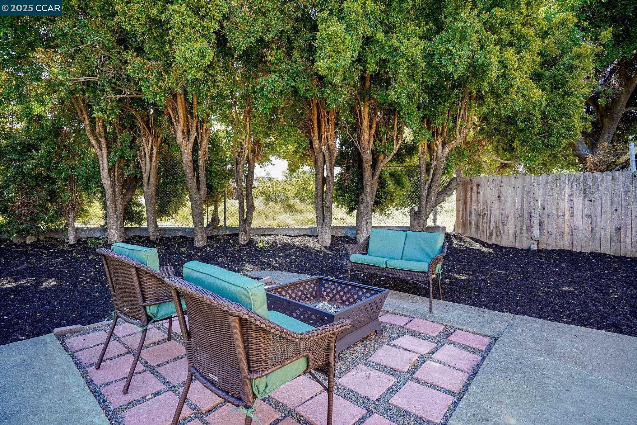 Detail Gallery Image 19 of 23 For 311 Railroad Ave, Rodeo,  CA 94572 - 2 Beds | 1 Baths