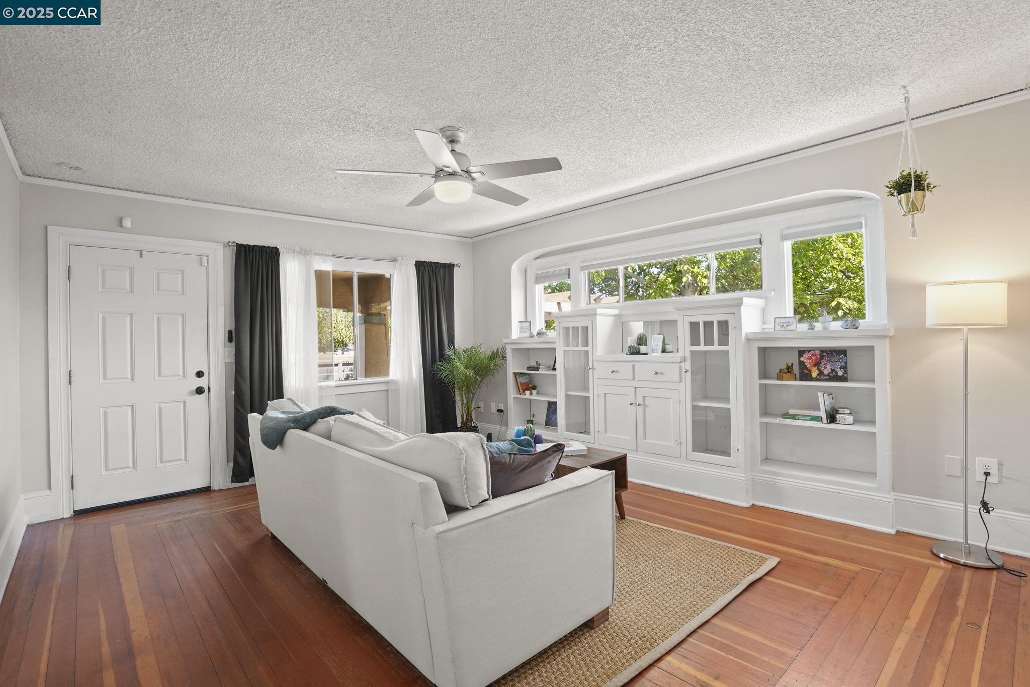 Detail Gallery Image 5 of 23 For 311 Railroad Ave, Rodeo,  CA 94572 - 2 Beds | 1 Baths