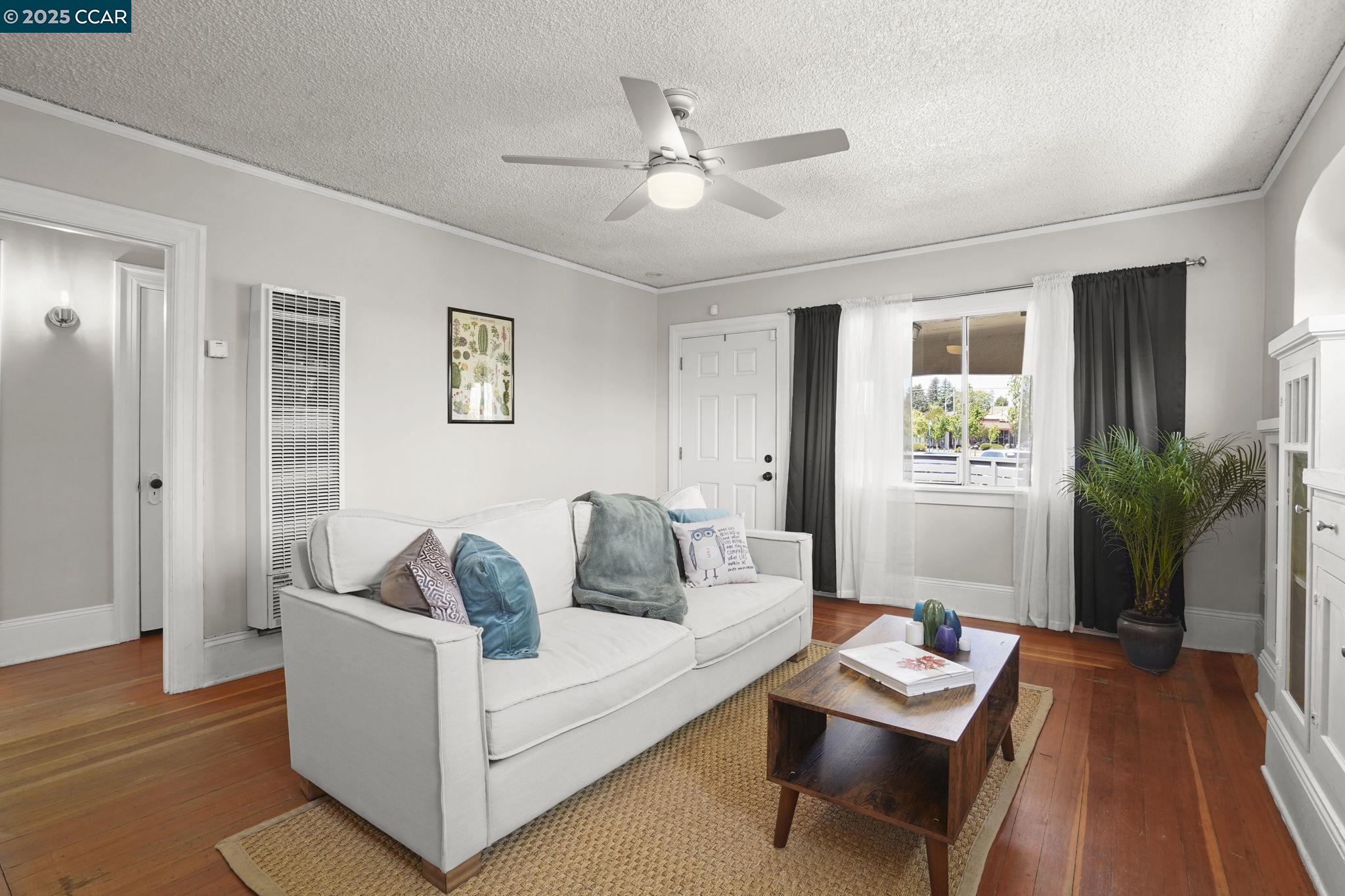 Detail Gallery Image 6 of 23 For 311 Railroad Ave, Rodeo,  CA 94572 - 2 Beds | 1 Baths