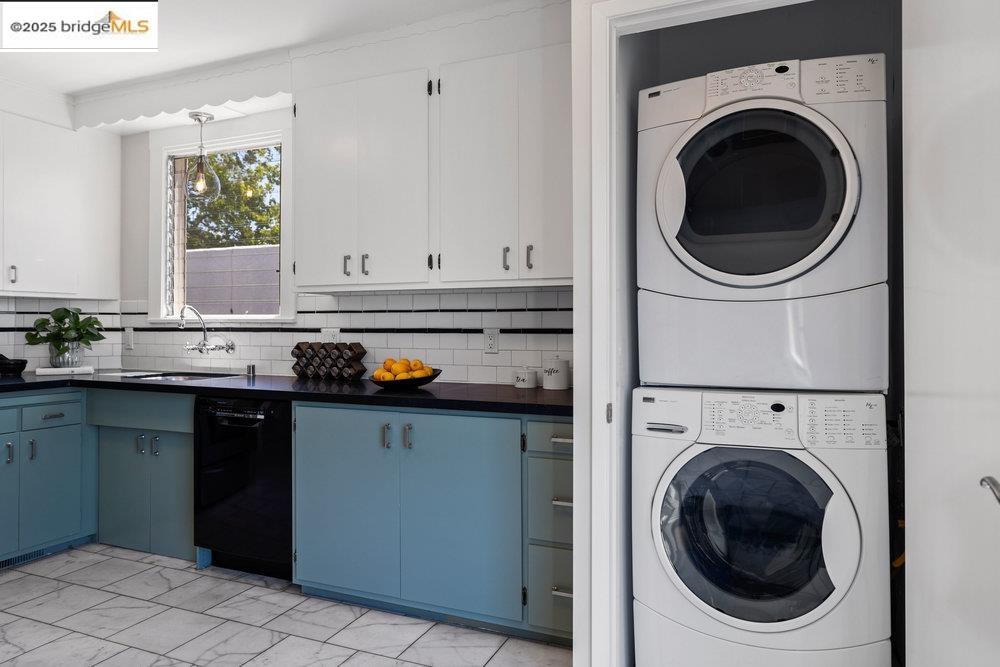 Detail Gallery Image 13 of 52 For 3063 California St, Oakland,  CA 94602 - 2 Beds | 2 Baths