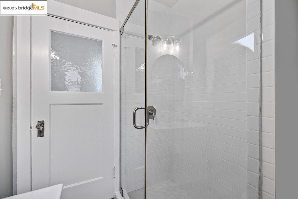 Detail Gallery Image 19 of 52 For 3063 California St, Oakland,  CA 94602 - 2 Beds | 2 Baths