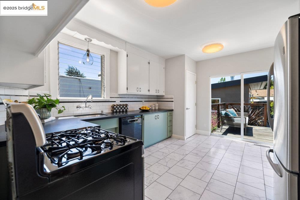 Detail Gallery Image 20 of 52 For 3063 California St, Oakland,  CA 94602 - 2 Beds | 2 Baths