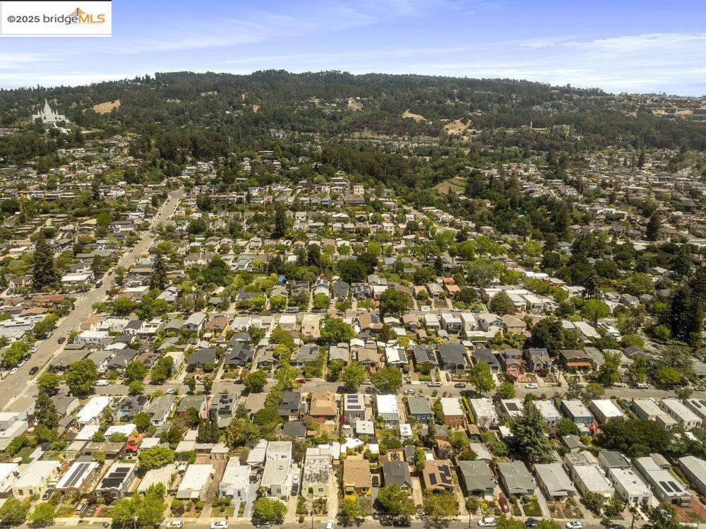 Detail Gallery Image 49 of 52 For 3063 California St, Oakland,  CA 94602 - 2 Beds | 2 Baths