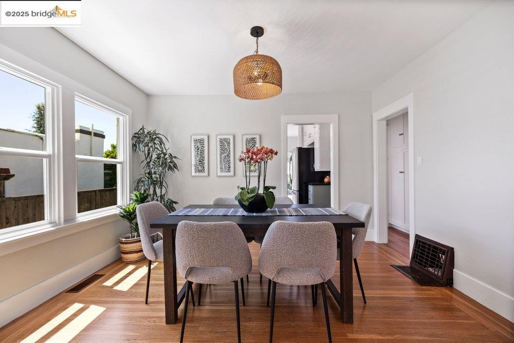 Detail Gallery Image 9 of 52 For 3063 California St, Oakland,  CA 94602 - 2 Beds | 2 Baths