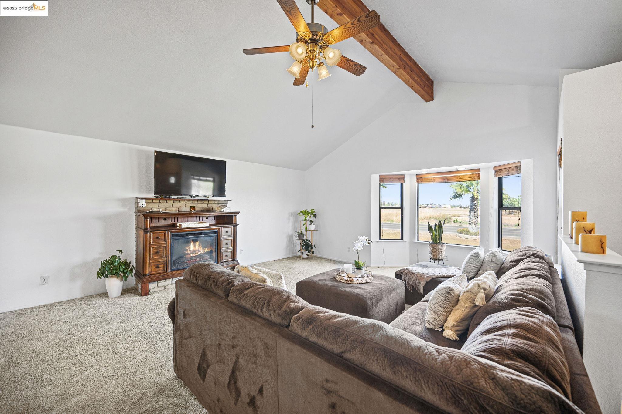Detail Gallery Image 5 of 33 For 18118 Road 26, –,  CA 93638 - 3 Beds | 2 Baths