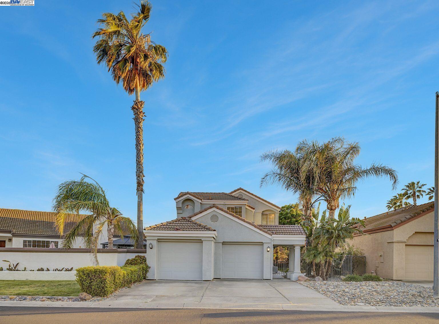 Detail Gallery Image 4 of 48 For 2481 Wayfarer Ct, Discovery Bay,  CA 94505 - 3 Beds | 3 Baths