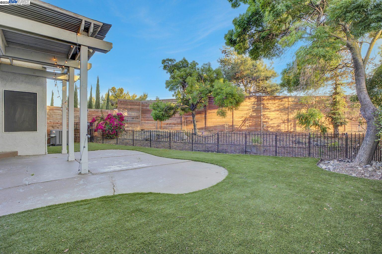 Detail Gallery Image 6 of 48 For 2481 Wayfarer Ct, Discovery Bay,  CA 94505 - 3 Beds | 3 Baths