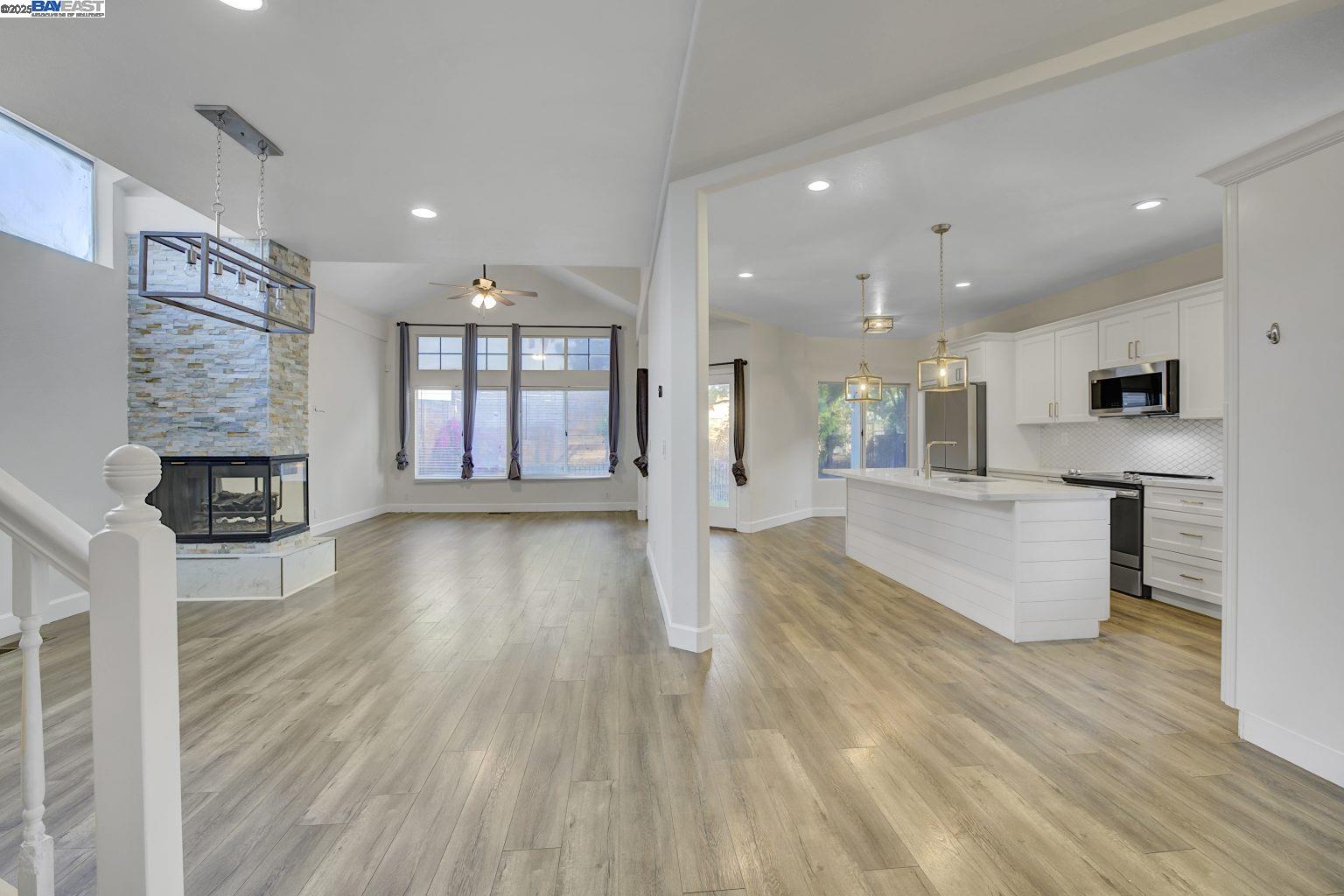 Detail Gallery Image 10 of 48 For 2481 Wayfarer Ct, Discovery Bay,  CA 94505 - 3 Beds | 3 Baths