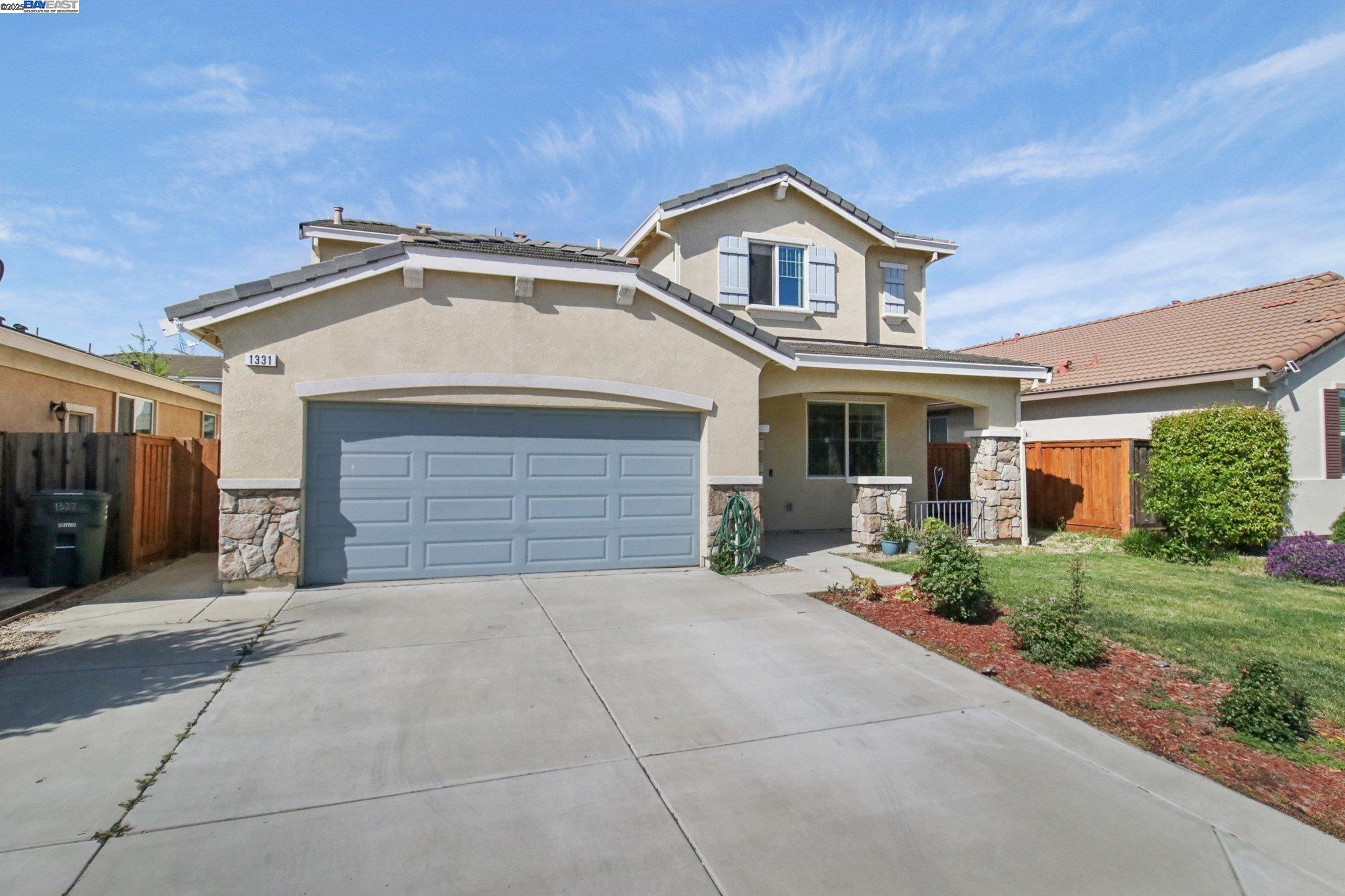 Detail Gallery Image 2 of 46 For 1331 Maple Dr, Oakley,  CA 94561 - 5 Beds | 3/1 Baths