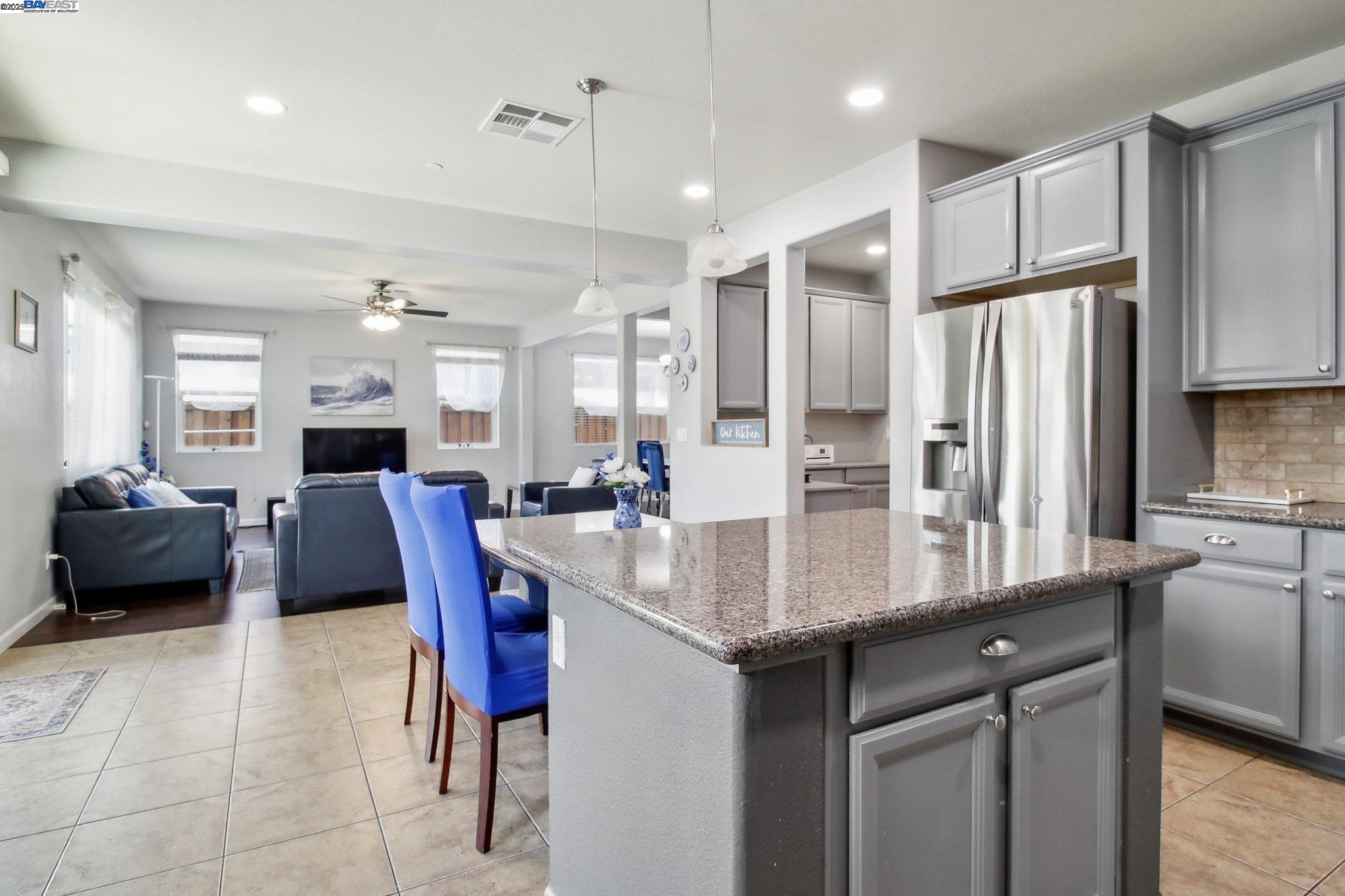 Detail Gallery Image 12 of 46 For 1331 Maple Dr, Oakley,  CA 94561 - 5 Beds | 3/1 Baths