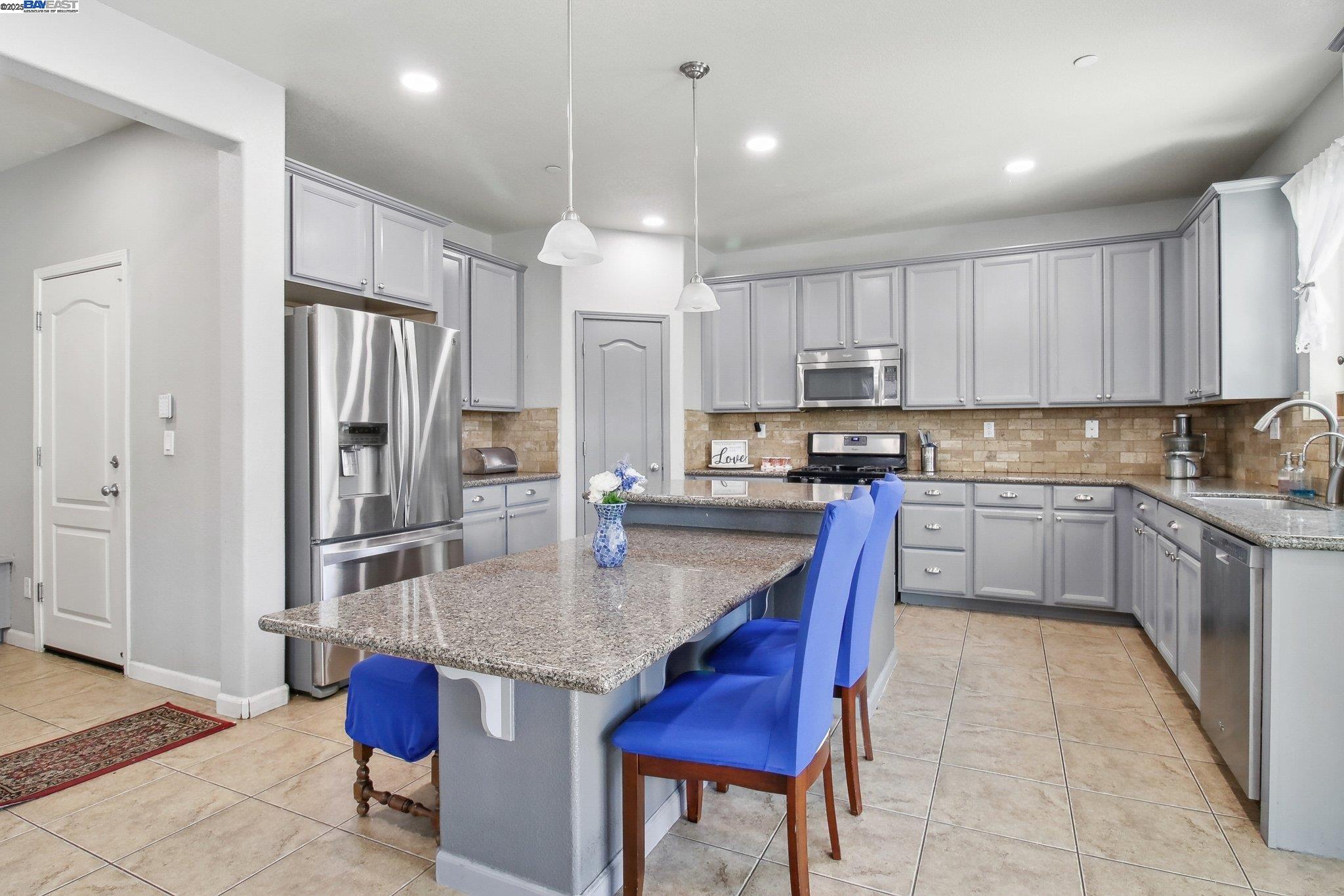 Detail Gallery Image 15 of 46 For 1331 Maple Dr, Oakley,  CA 94561 - 5 Beds | 3/1 Baths