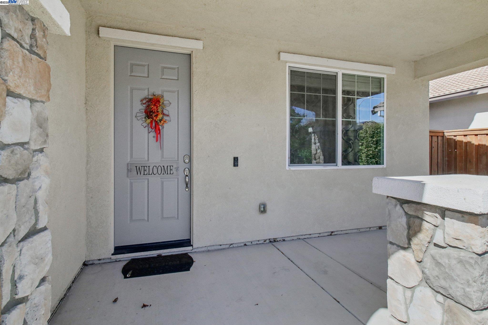 Detail Gallery Image 4 of 46 For 1331 Maple Dr, Oakley,  CA 94561 - 5 Beds | 3/1 Baths