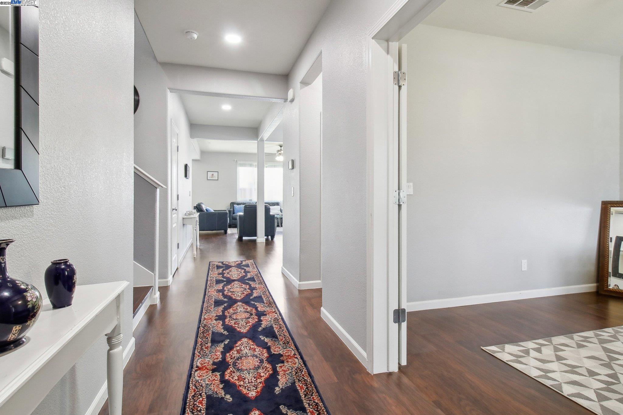 Detail Gallery Image 6 of 46 For 1331 Maple Dr, Oakley,  CA 94561 - 5 Beds | 3/1 Baths