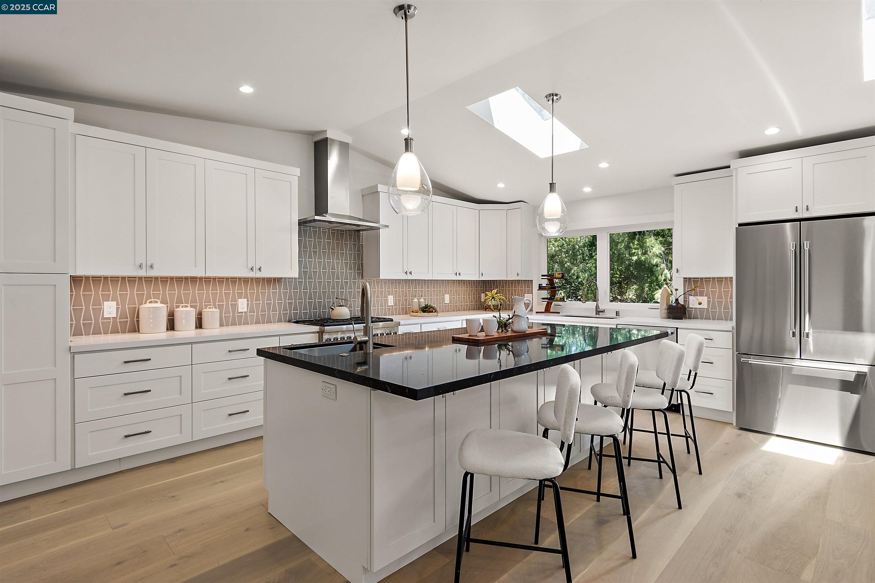 Detail Gallery Image 11 of 47 For 706 St Marys Rd, Lafayette,  CA 94549 - 4 Beds | 4/1 Baths