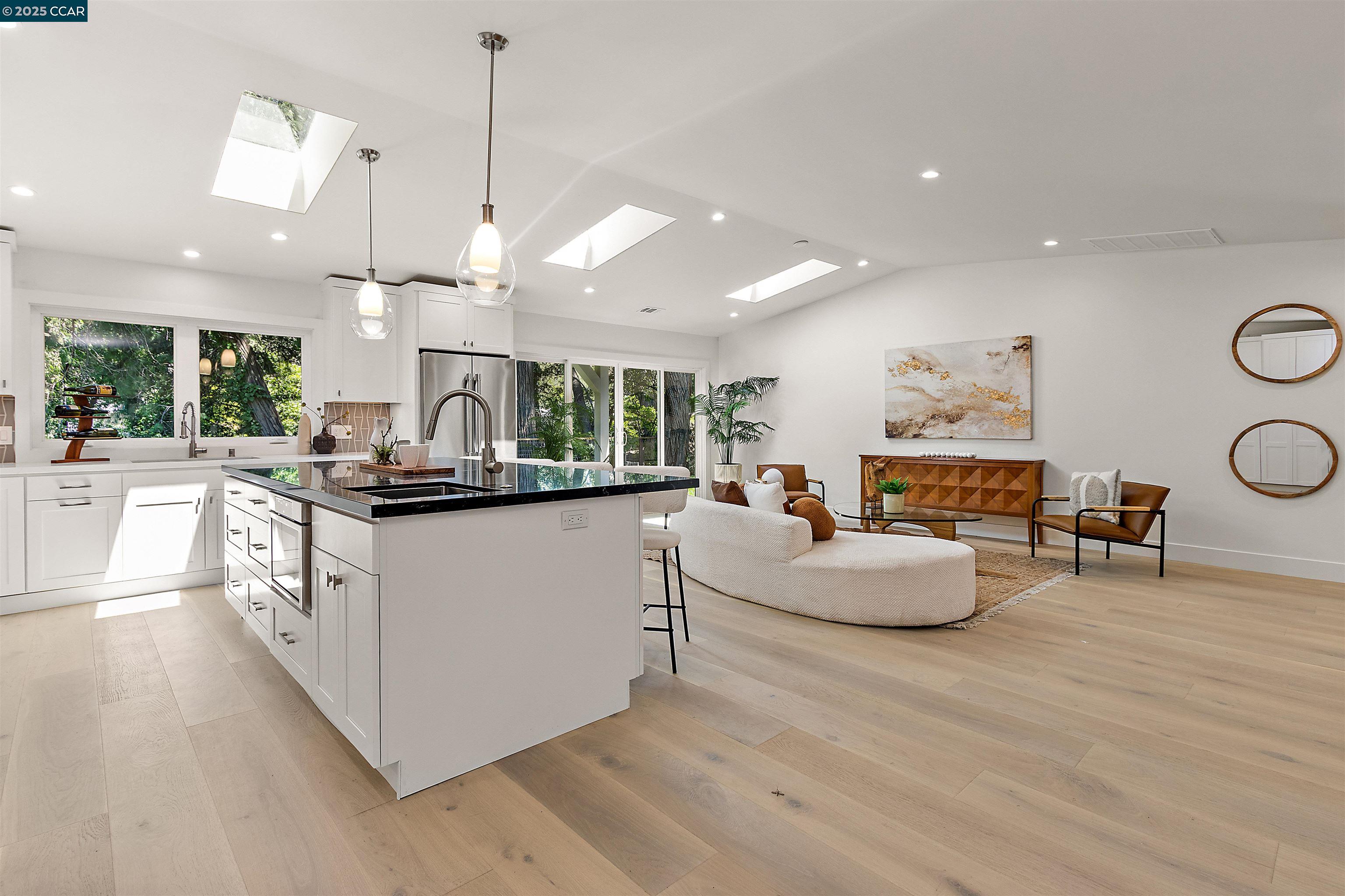 Detail Gallery Image 14 of 47 For 706 St Marys Rd, Lafayette,  CA 94549 - 4 Beds | 4/1 Baths