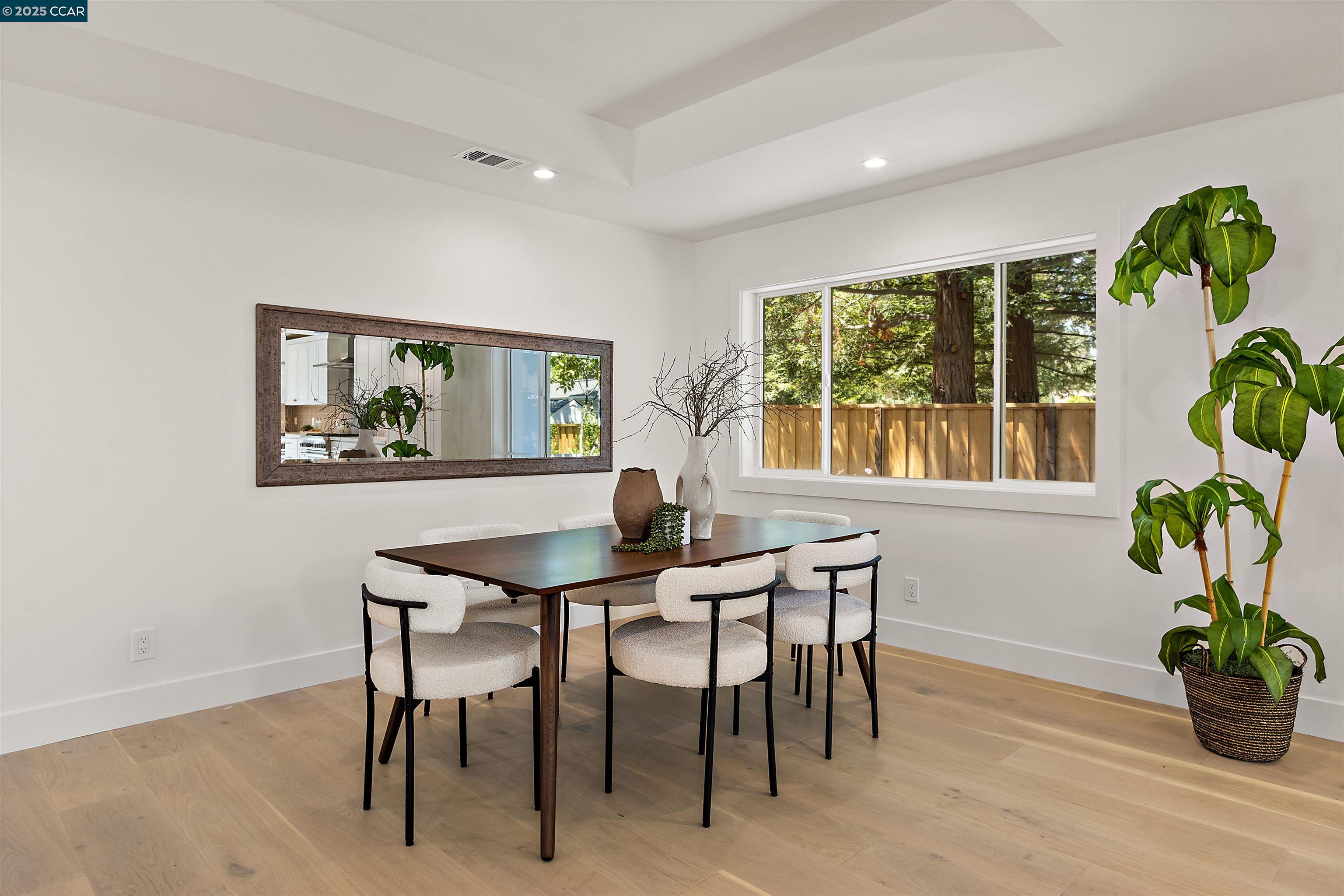 Detail Gallery Image 15 of 47 For 706 St Marys Rd, Lafayette,  CA 94549 - 4 Beds | 4/1 Baths