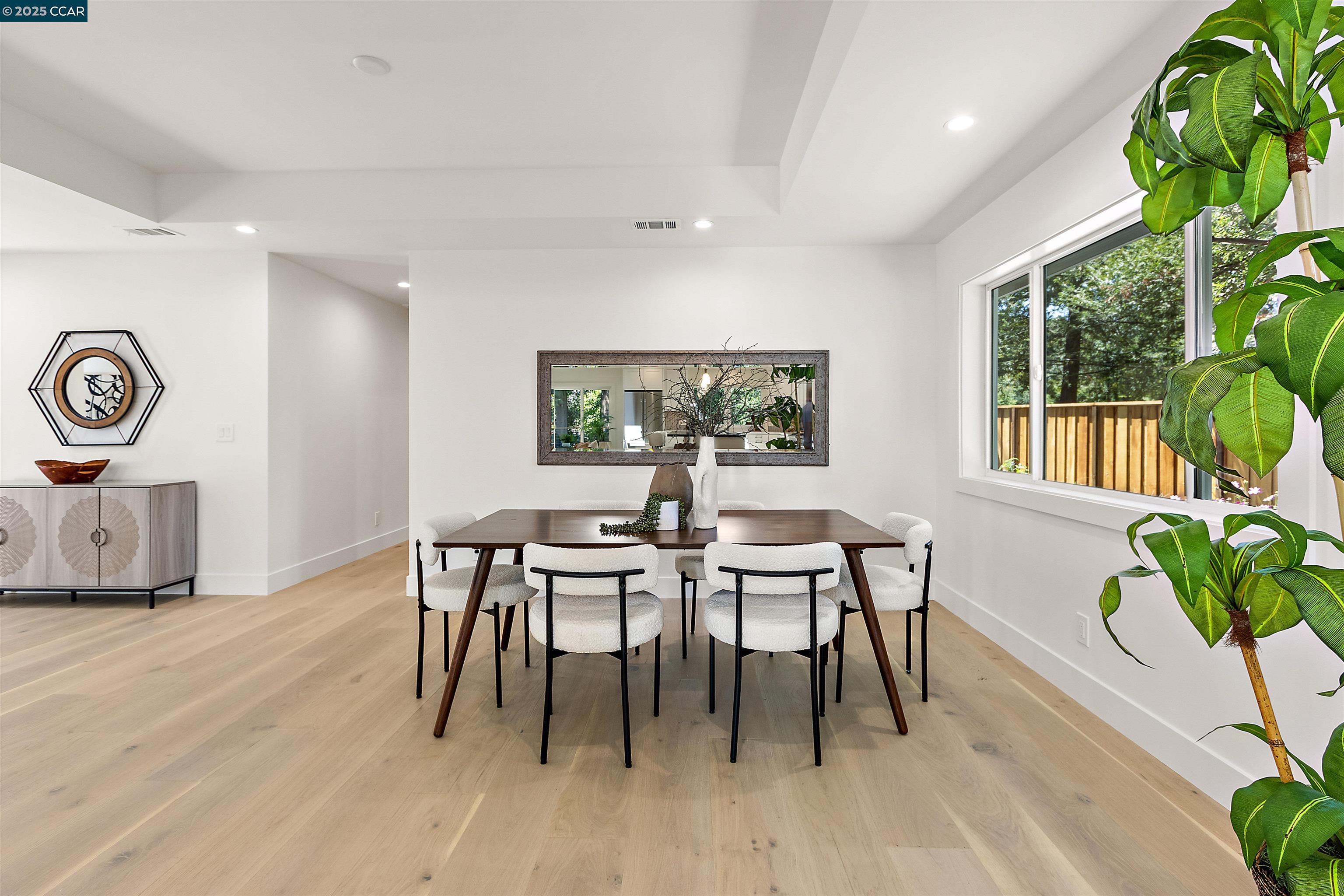 Detail Gallery Image 16 of 47 For 706 St Marys Rd, Lafayette,  CA 94549 - 4 Beds | 4/1 Baths