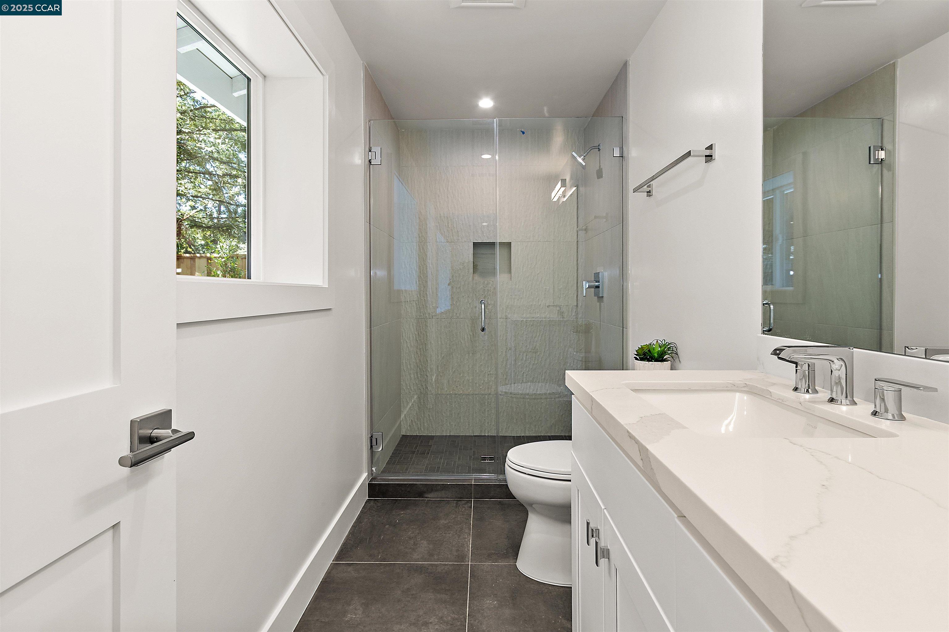Detail Gallery Image 28 of 47 For 706 St Marys Rd, Lafayette,  CA 94549 - 4 Beds | 4/1 Baths