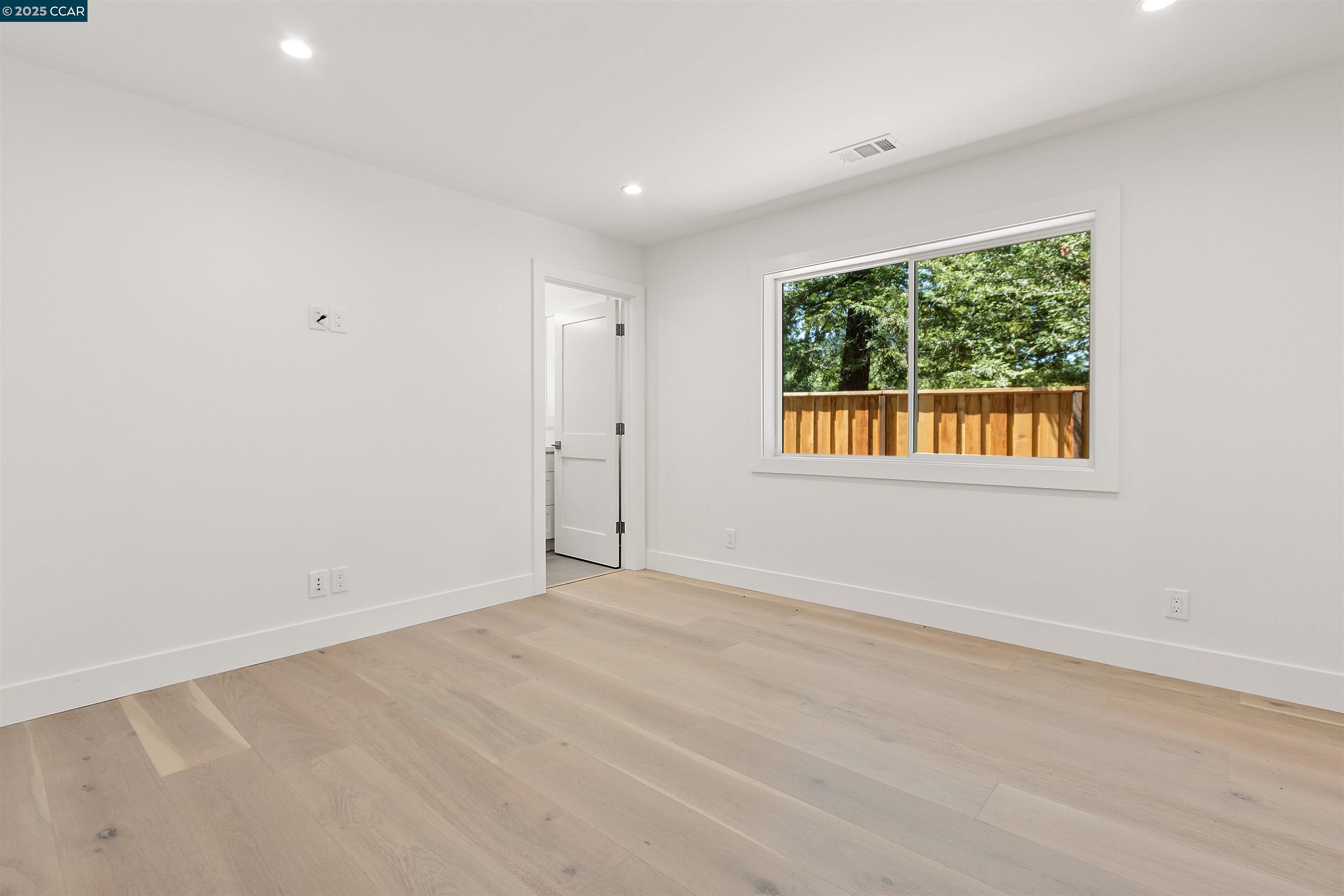 Detail Gallery Image 30 of 47 For 706 St Marys Rd, Lafayette,  CA 94549 - 4 Beds | 4/1 Baths