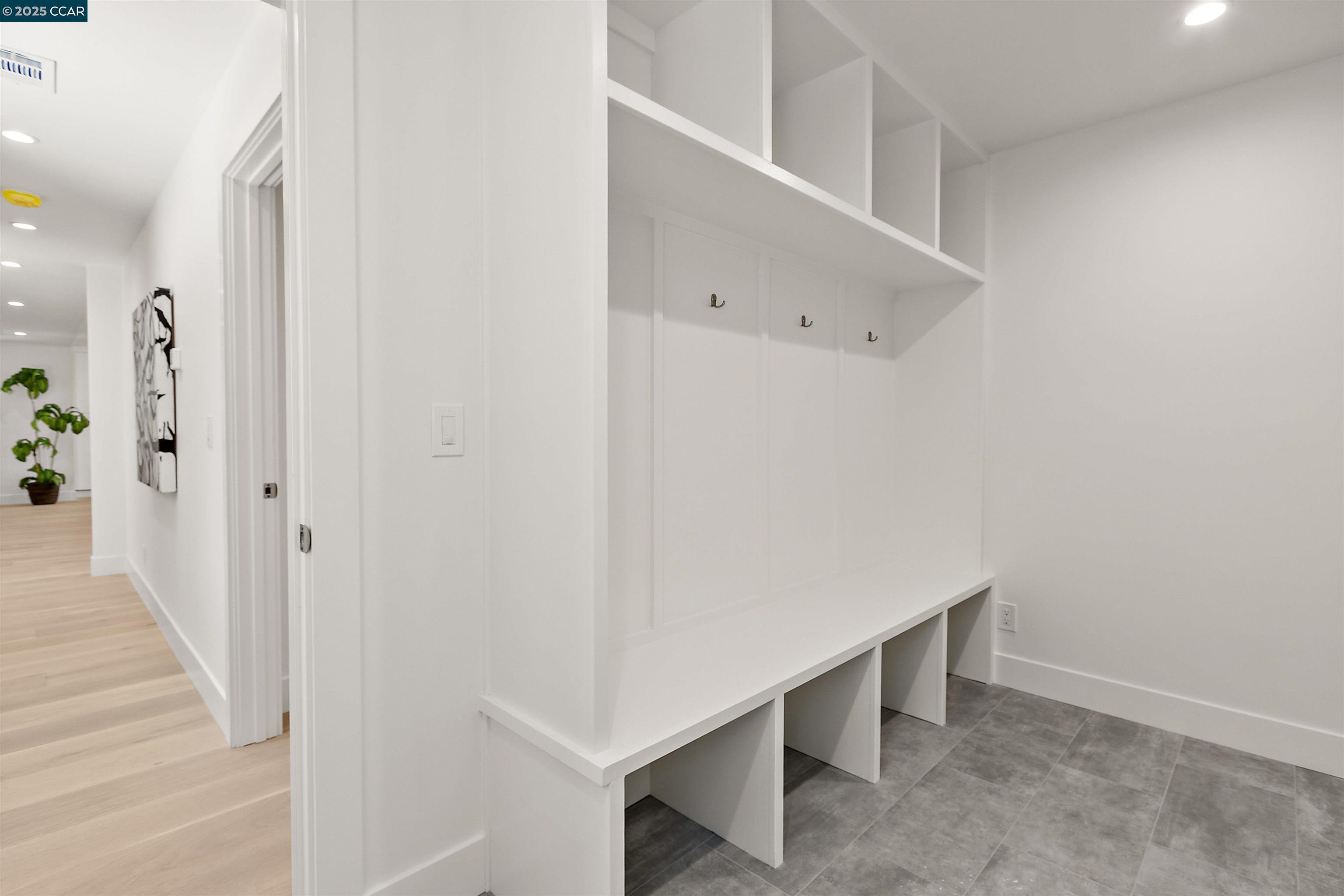 Detail Gallery Image 39 of 47 For 706 St Marys Rd, Lafayette,  CA 94549 - 4 Beds | 4/1 Baths