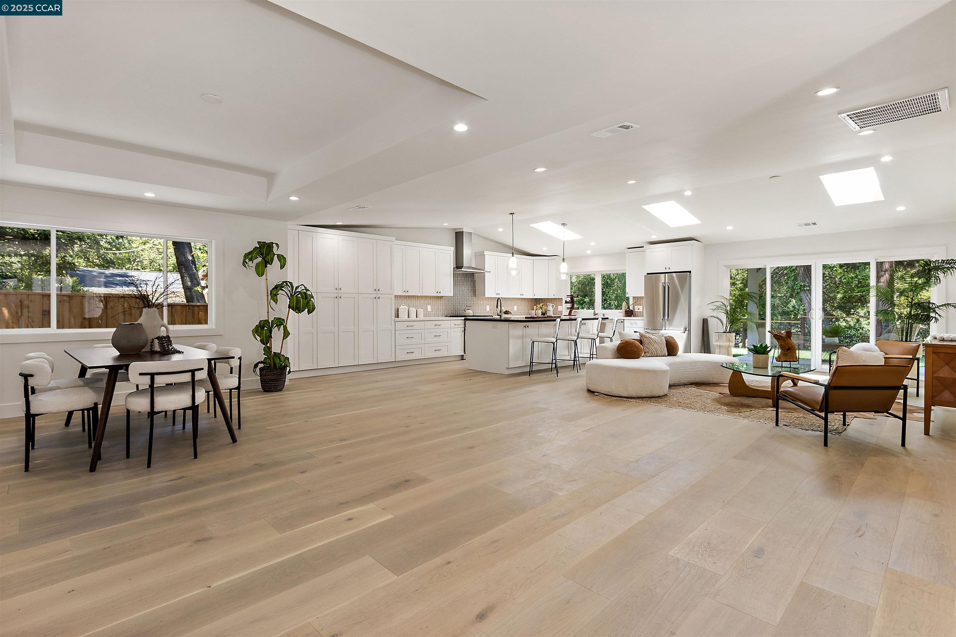 Detail Gallery Image 5 of 47 For 706 St Marys Rd, Lafayette,  CA 94549 - 4 Beds | 4/1 Baths