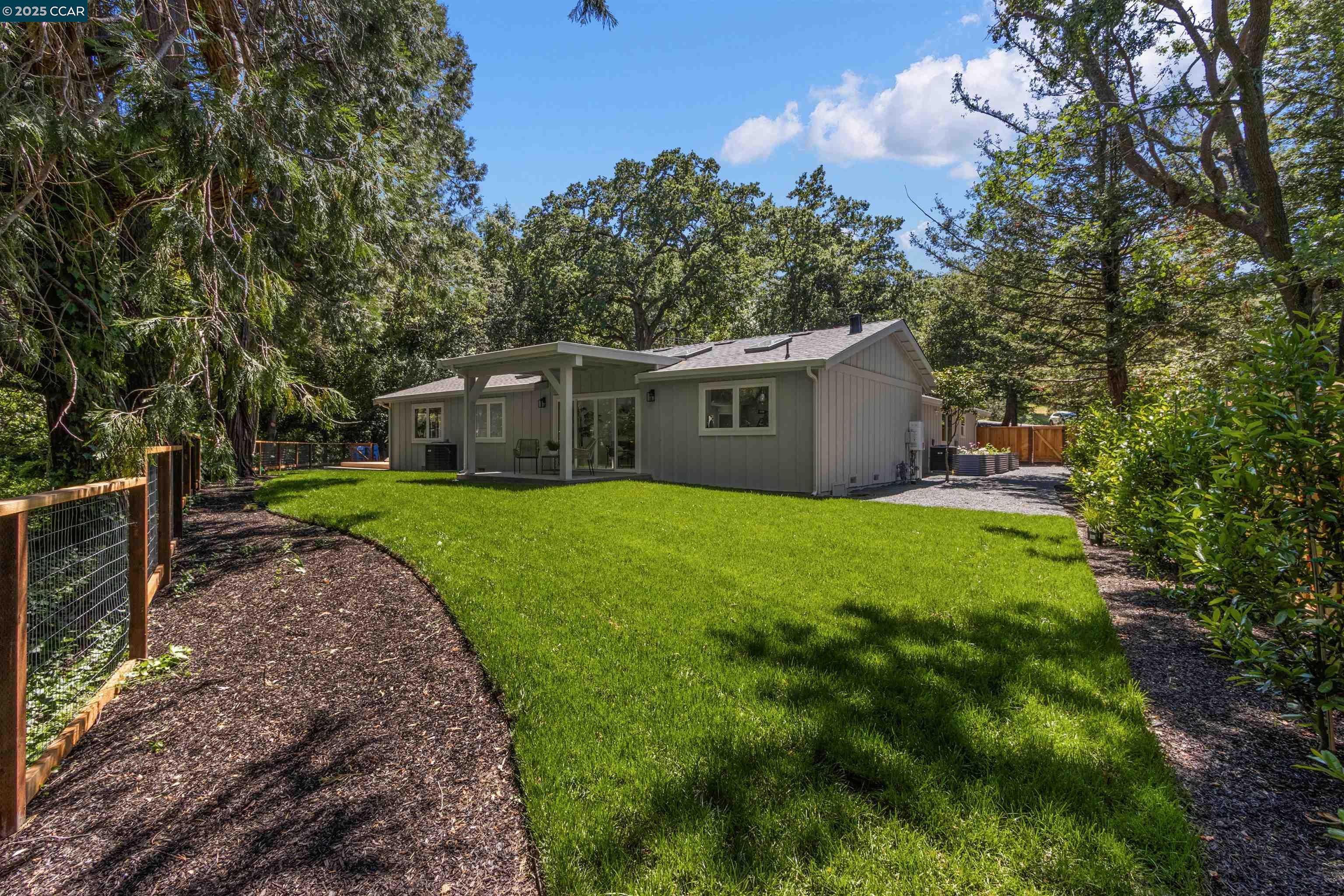 Detail Gallery Image 42 of 47 For 706 St Marys Rd, Lafayette,  CA 94549 - 4 Beds | 4/1 Baths