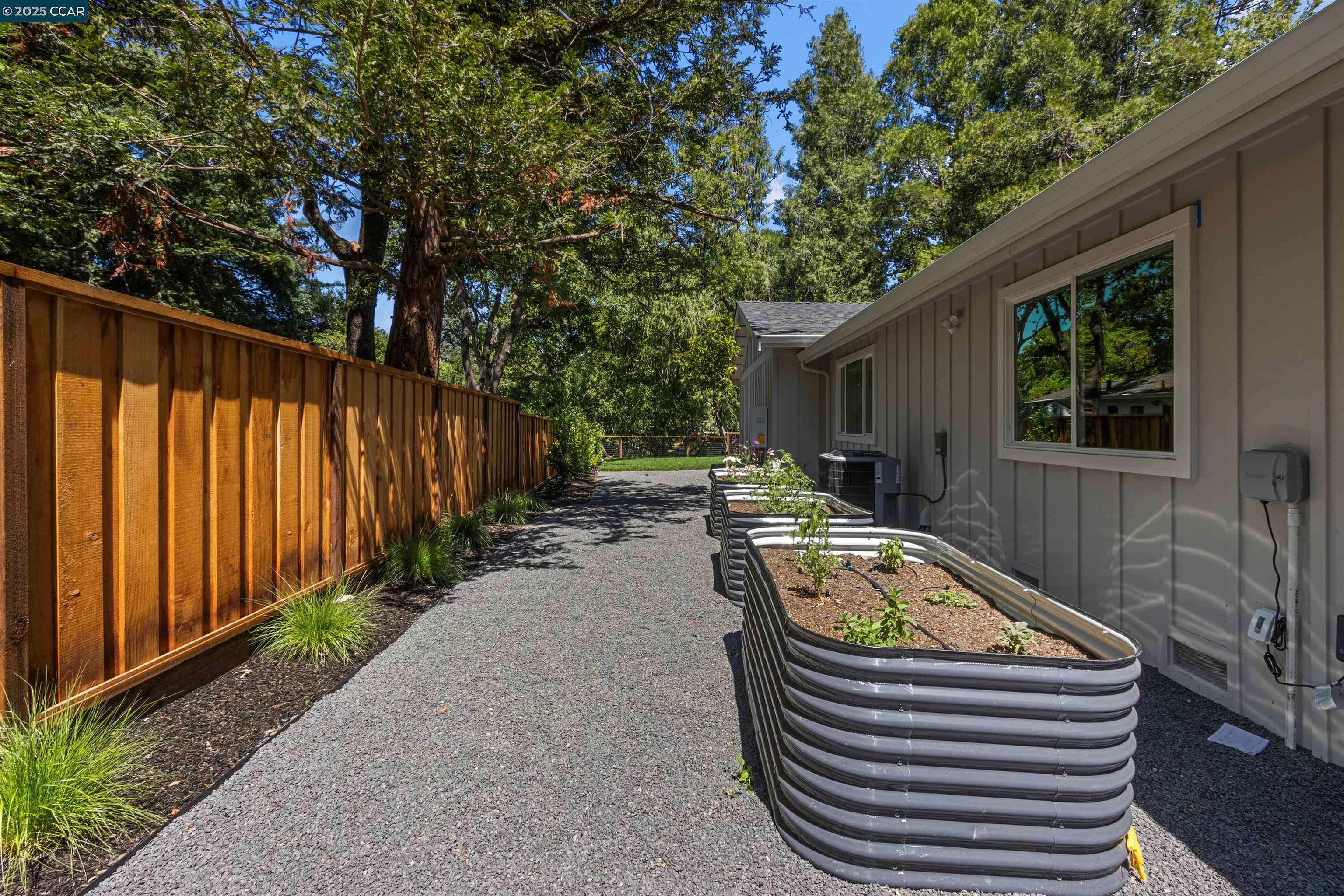 Detail Gallery Image 44 of 47 For 706 St Marys Rd, Lafayette,  CA 94549 - 4 Beds | 4/1 Baths