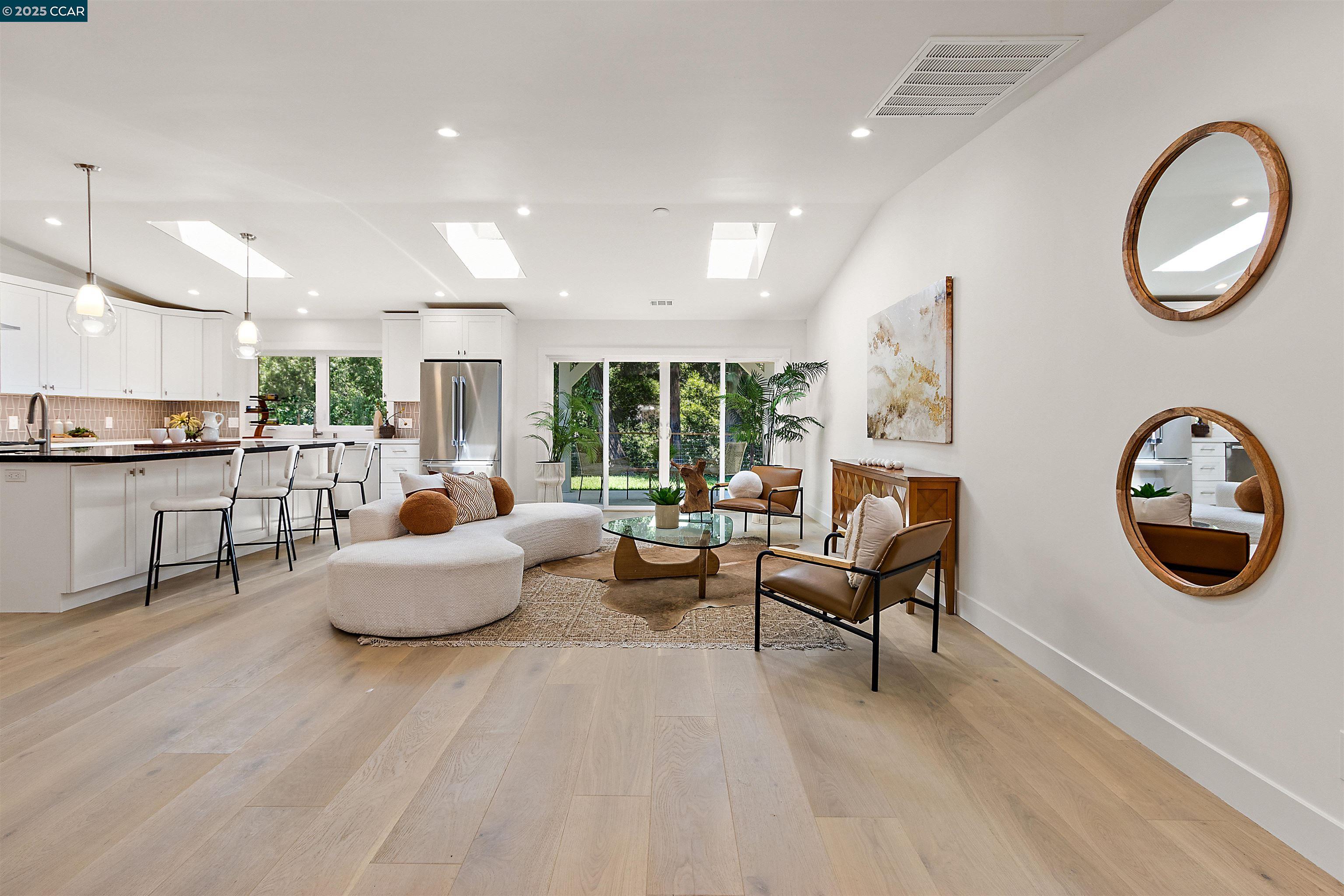 Detail Gallery Image 6 of 47 For 706 St Marys Rd, Lafayette,  CA 94549 - 4 Beds | 4/1 Baths