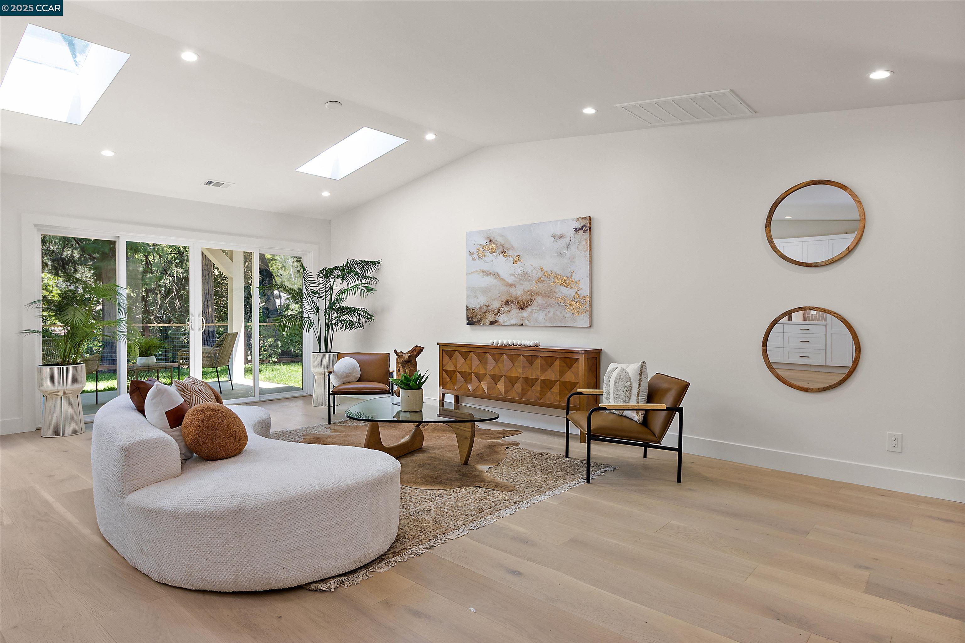 Detail Gallery Image 7 of 47 For 706 St Marys Rd, Lafayette,  CA 94549 - 4 Beds | 4/1 Baths