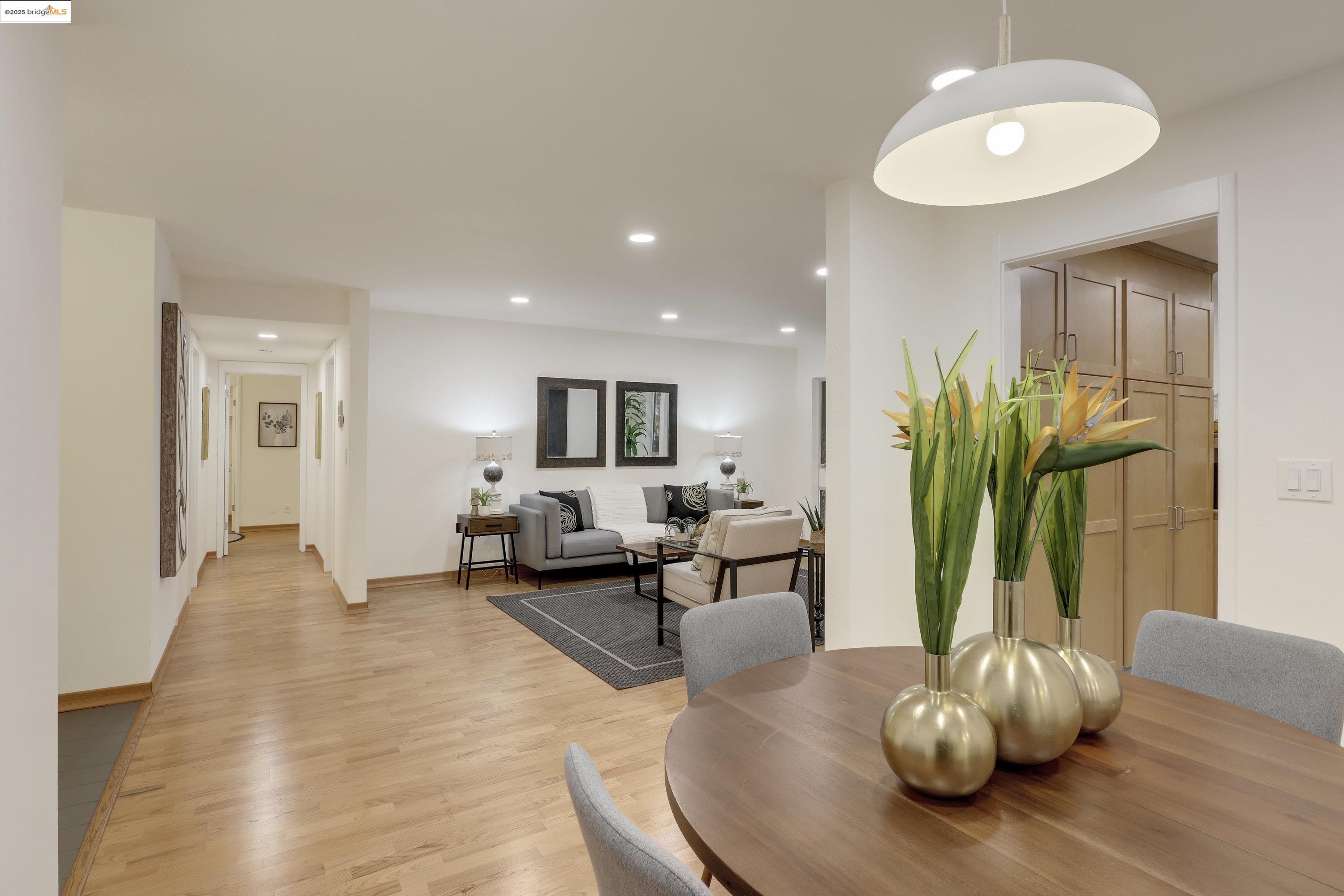 Detail Gallery Image 14 of 31 For 323 Monte Vista Ave #107,  Oakland,  CA 94611 - 2 Beds | 2 Baths