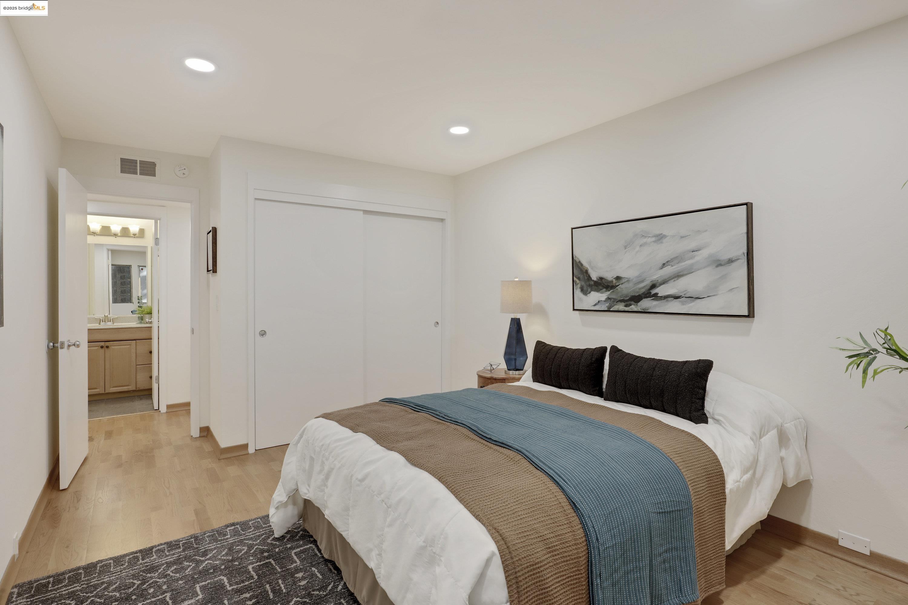 Detail Gallery Image 17 of 31 For 323 Monte Vista Ave #107,  Oakland,  CA 94611 - 2 Beds | 2 Baths