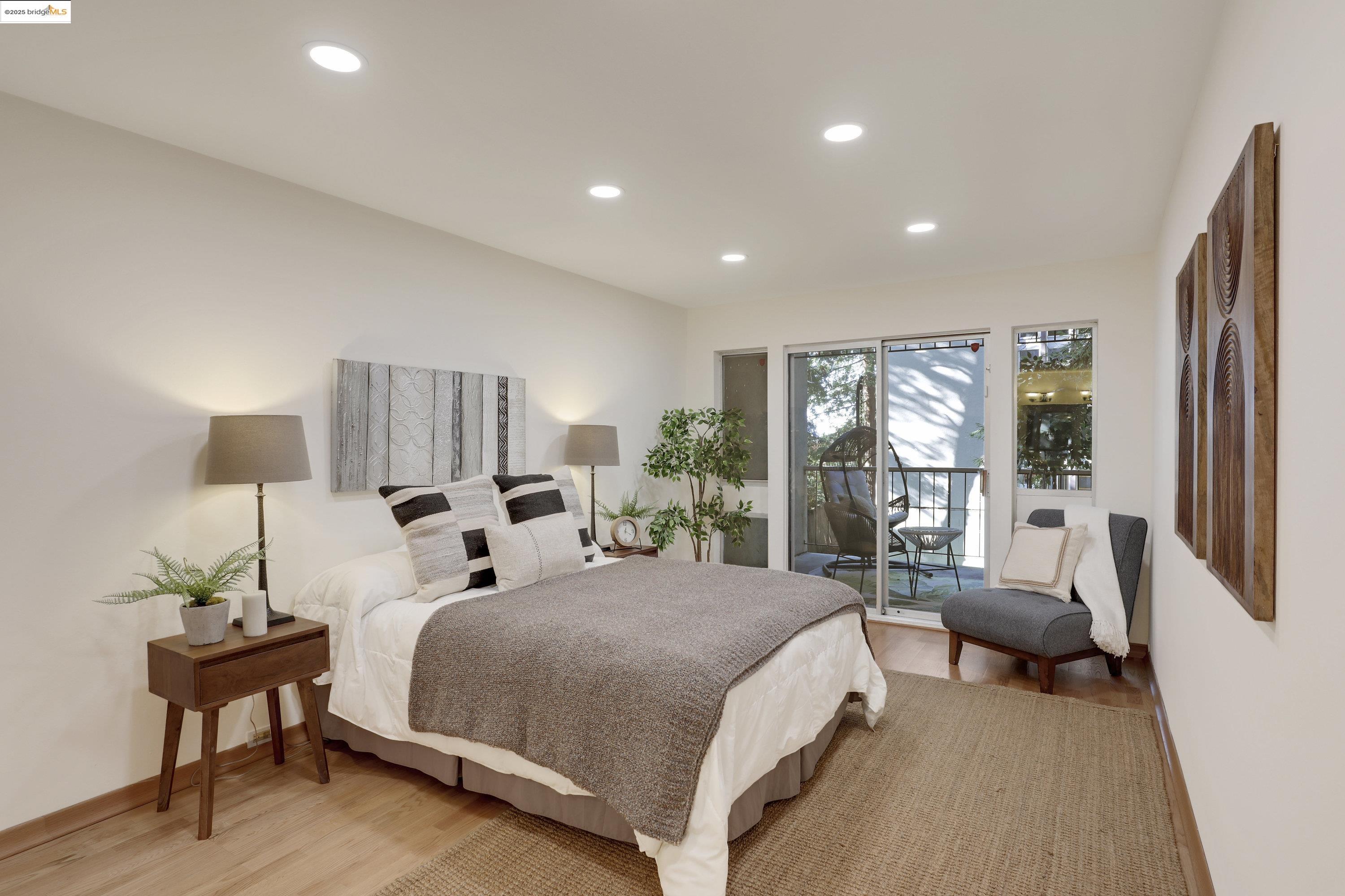 Detail Gallery Image 19 of 31 For 323 Monte Vista Ave #107,  Oakland,  CA 94611 - 2 Beds | 2 Baths