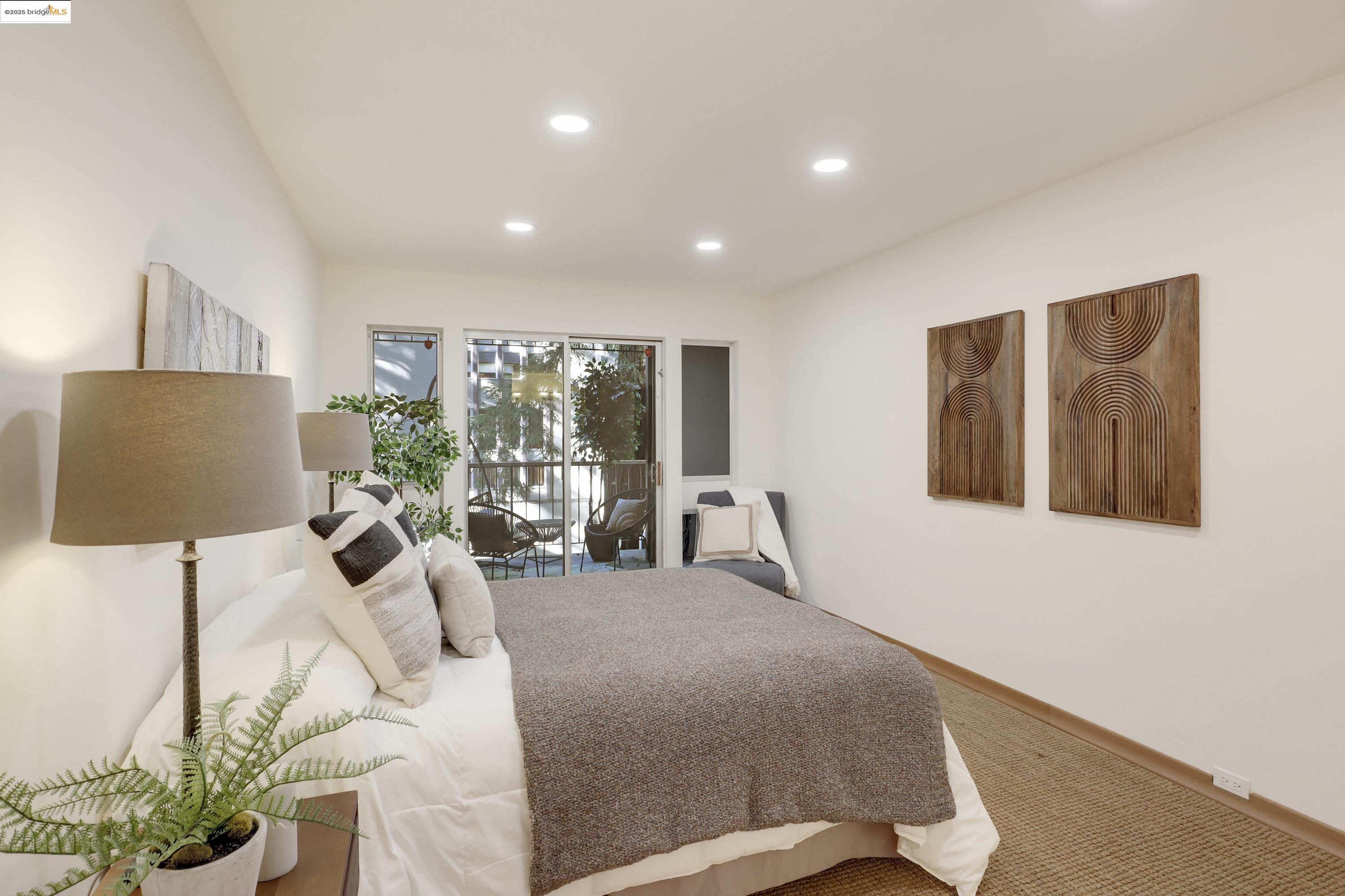 Detail Gallery Image 20 of 31 For 323 Monte Vista Ave #107,  Oakland,  CA 94611 - 2 Beds | 2 Baths