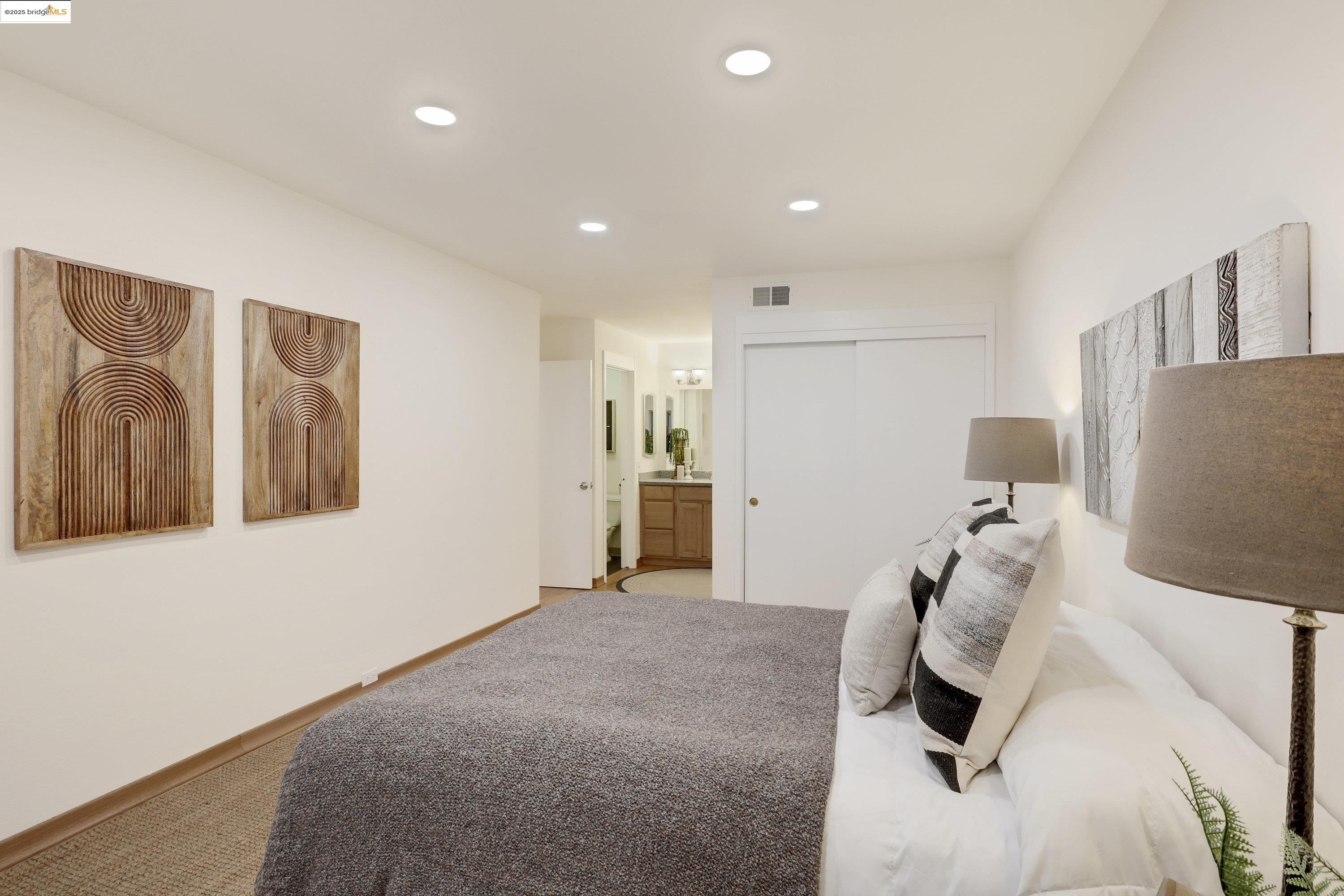 Detail Gallery Image 21 of 31 For 323 Monte Vista Ave #107,  Oakland,  CA 94611 - 2 Beds | 2 Baths