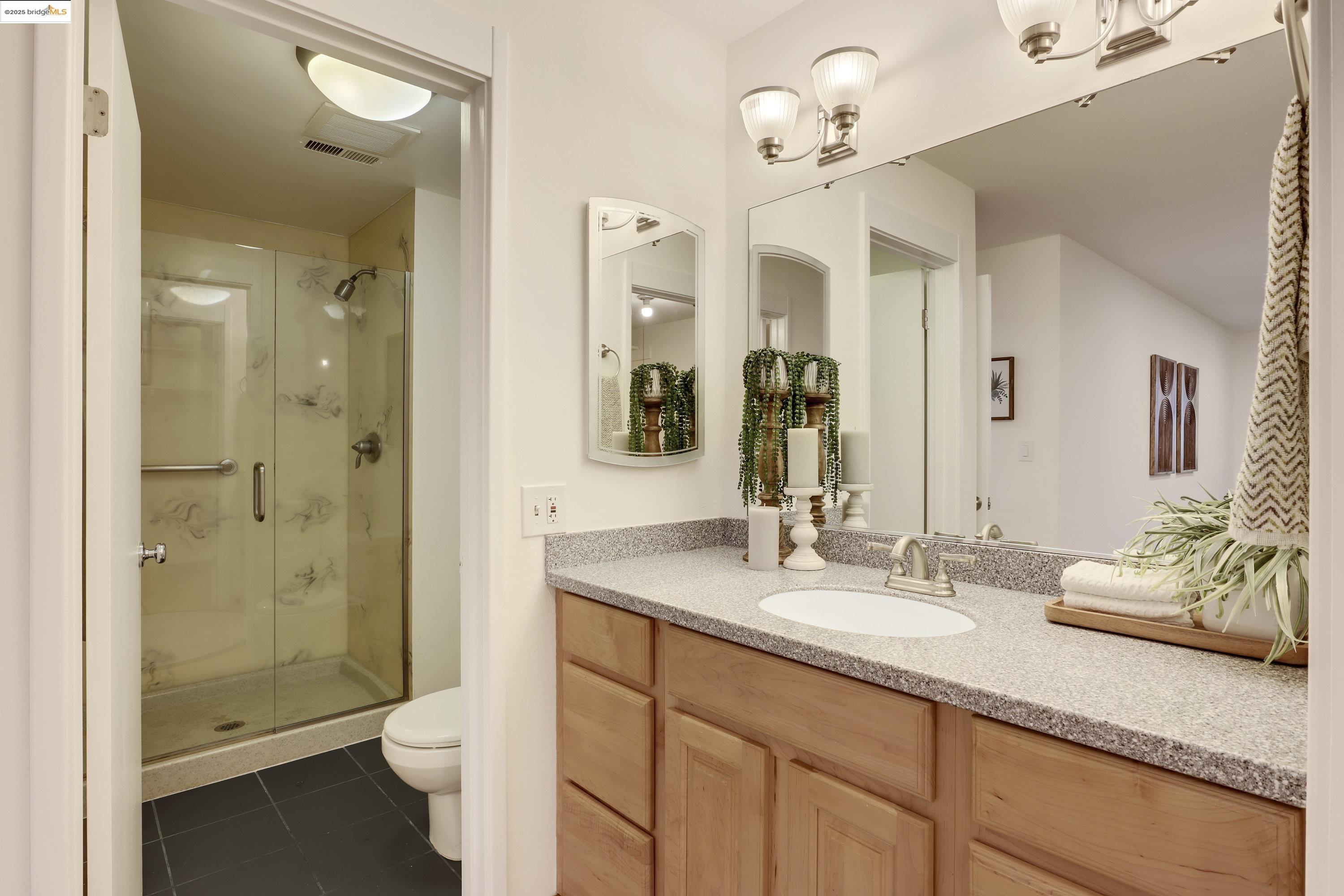 Detail Gallery Image 24 of 31 For 323 Monte Vista Ave #107,  Oakland,  CA 94611 - 2 Beds | 2 Baths