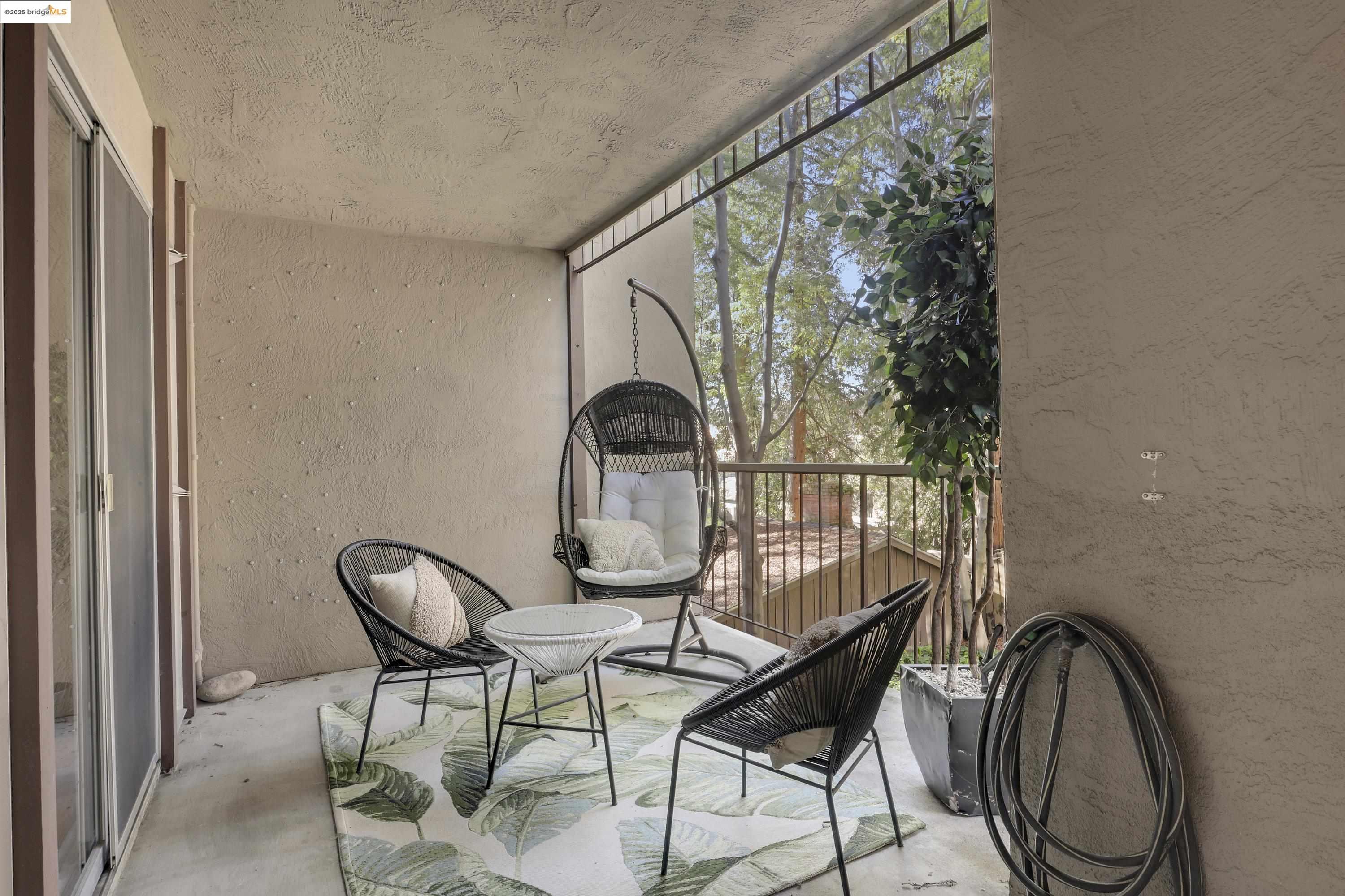 Detail Gallery Image 25 of 31 For 323 Monte Vista Ave #107,  Oakland,  CA 94611 - 2 Beds | 2 Baths