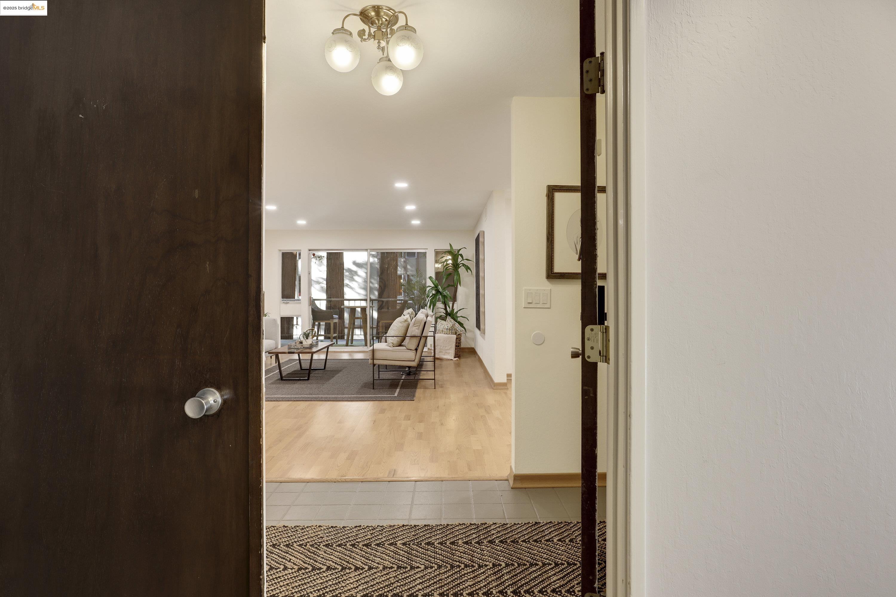 Detail Gallery Image 28 of 31 For 323 Monte Vista Ave #107,  Oakland,  CA 94611 - 2 Beds | 2 Baths