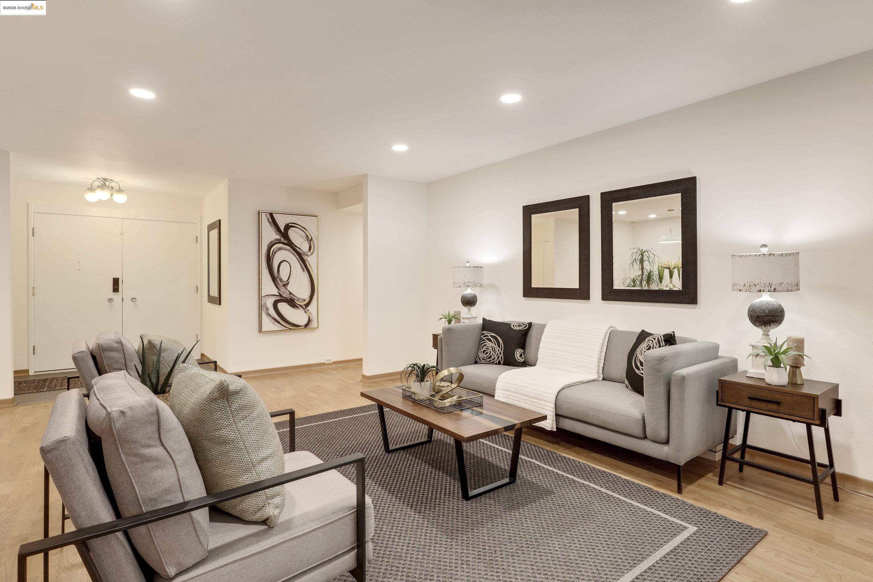 Detail Gallery Image 6 of 31 For 323 Monte Vista Ave #107,  Oakland,  CA 94611 - 2 Beds | 2 Baths