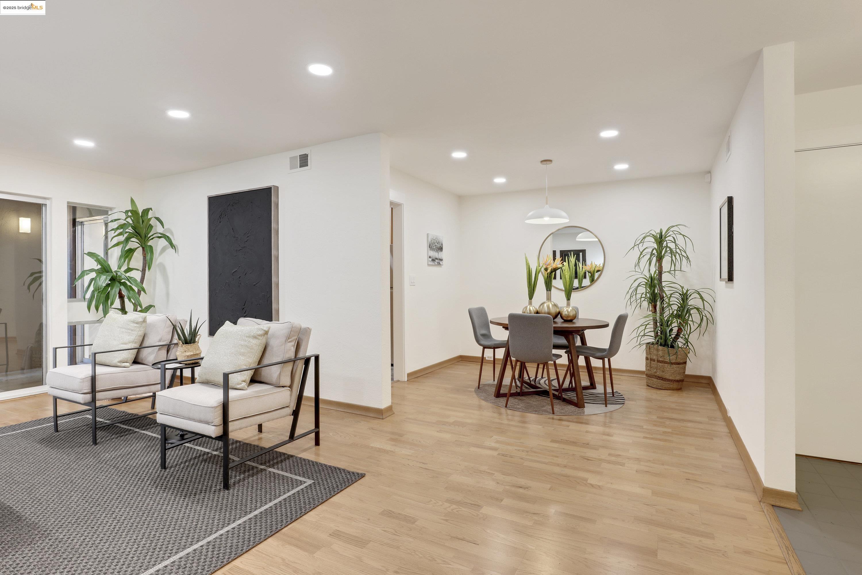 Detail Gallery Image 7 of 31 For 323 Monte Vista Ave #107,  Oakland,  CA 94611 - 2 Beds | 2 Baths